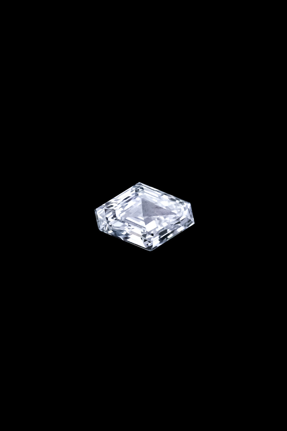 "KATARINA" - VVS2 GIA CERTIFIED DIAMOND - LOZENGE CUT-6