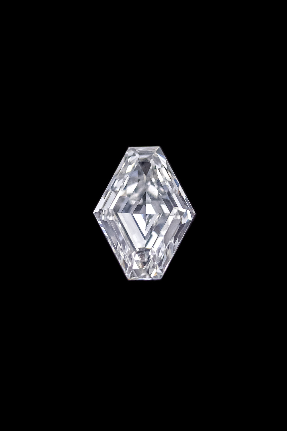 "KATARINA" - VVS2 GIA CERTIFIED DIAMOND - LOZENGE CUT-4