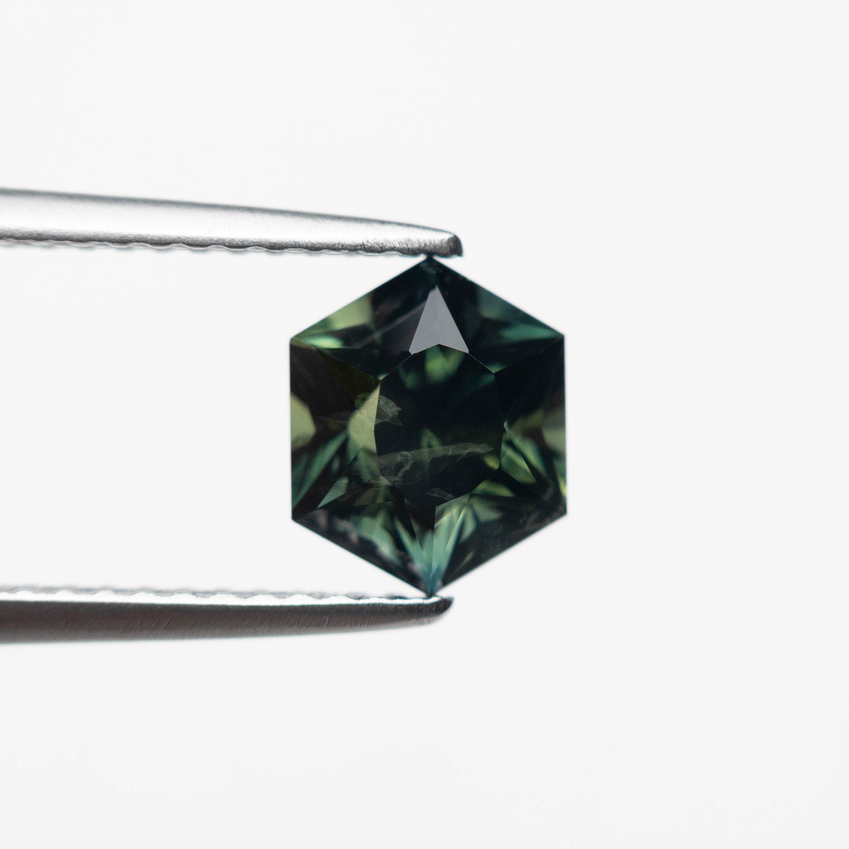 1.76ct 7.69x6.31x5.28mm Hexagon Brilliant Sapphire 20032-04-2