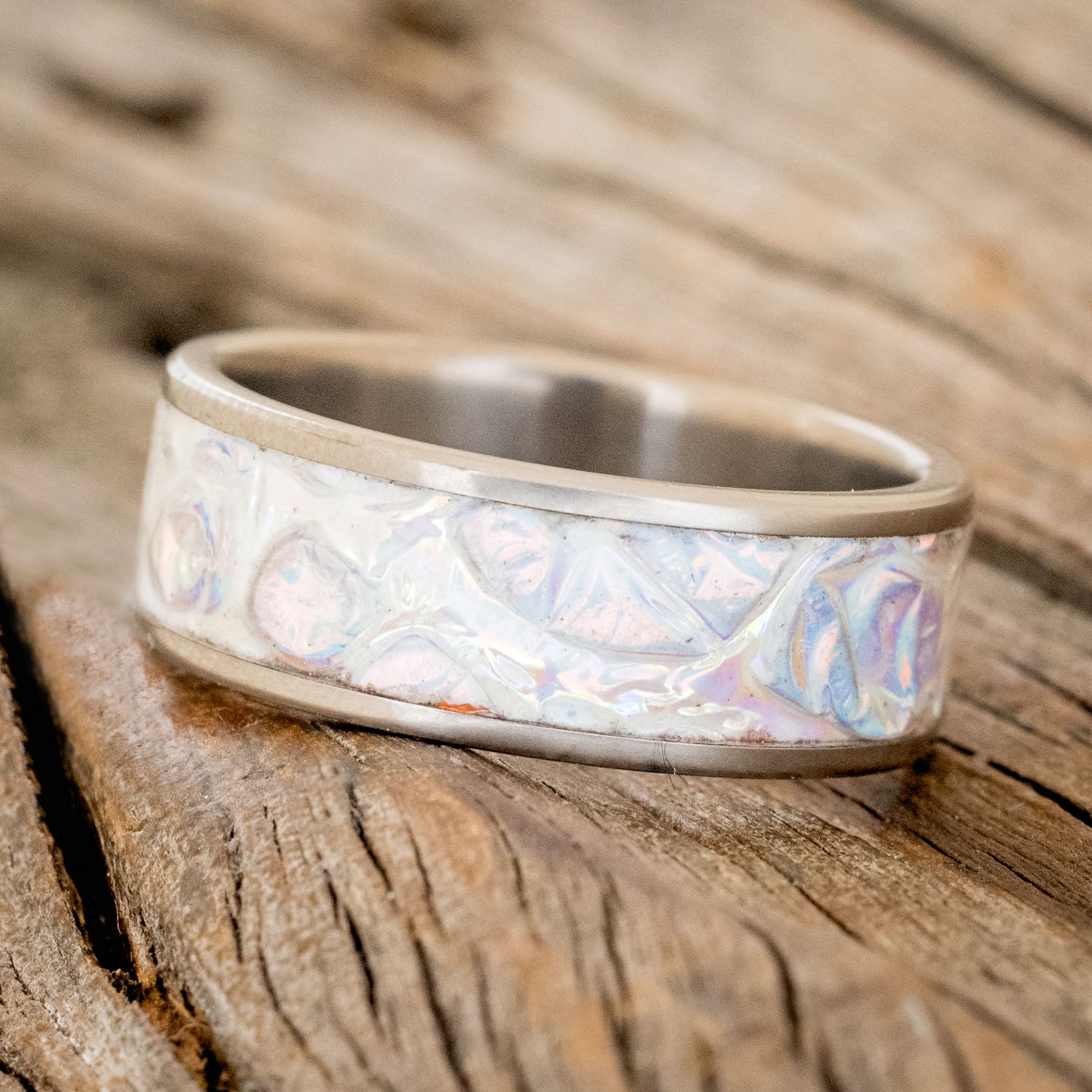 "RAINIER" - PEARL BURL DICHROLAM WEDDING BAND-2
