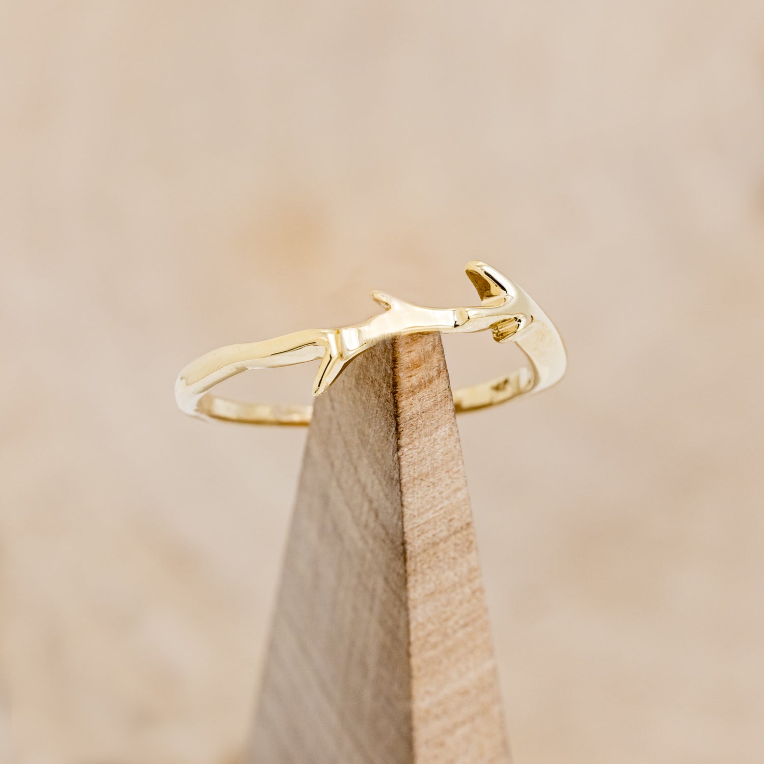 "ARTEMIS" - ROUND CUT SPINY OYSTER TURQUOISE ENGAGEMENT RING WITH AN ANTLER-STYLE STACKING BAND-13