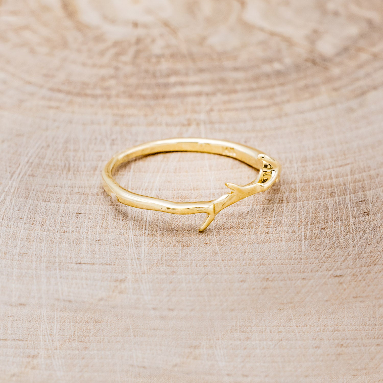 "ARTEMIS" - ROUND CUT SPINY OYSTER TURQUOISE ENGAGEMENT RING WITH AN ANTLER-STYLE STACKING BAND-14