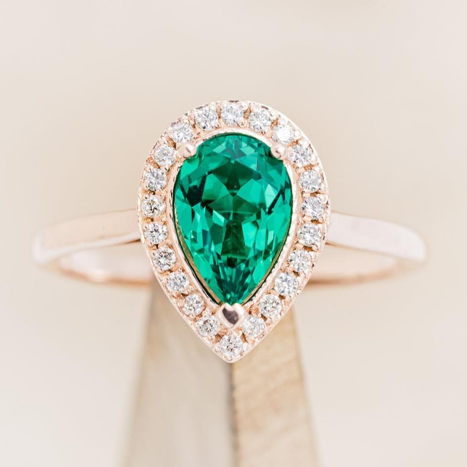 "ARABELLA" - PEAR-SHAPED LAB-GROWN EMERALD ENGAGEMENT RING WITH DIAMOND ACCENTS & PEARL TRACER-24