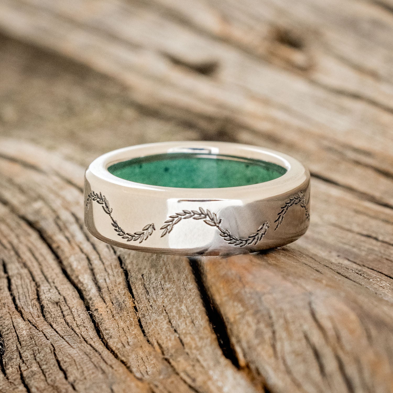 MALACHITE LINED WEDDING BAND WITH FLORAL ENGRAVING-5