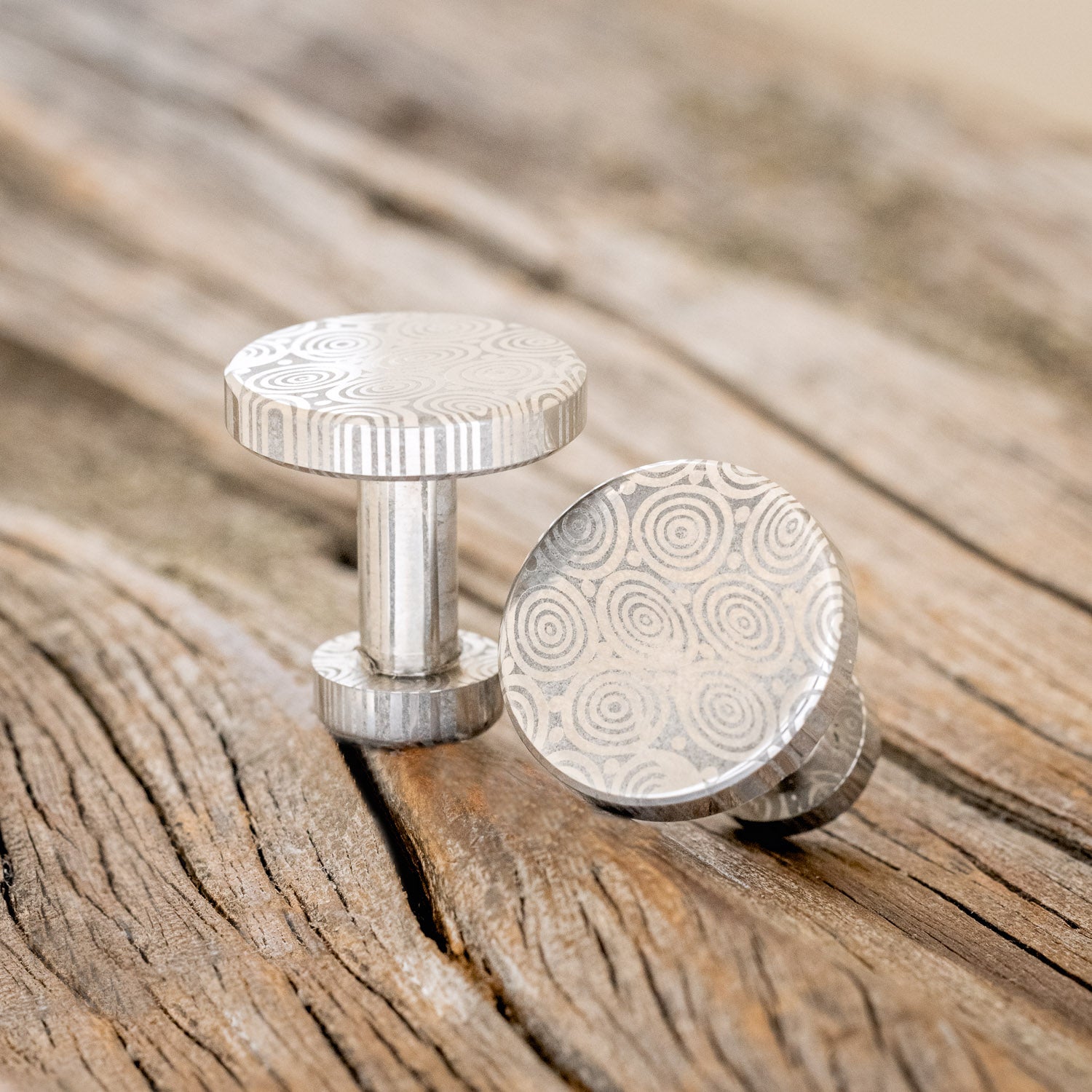 BLUE TOUNGE CUFFLINKS-2