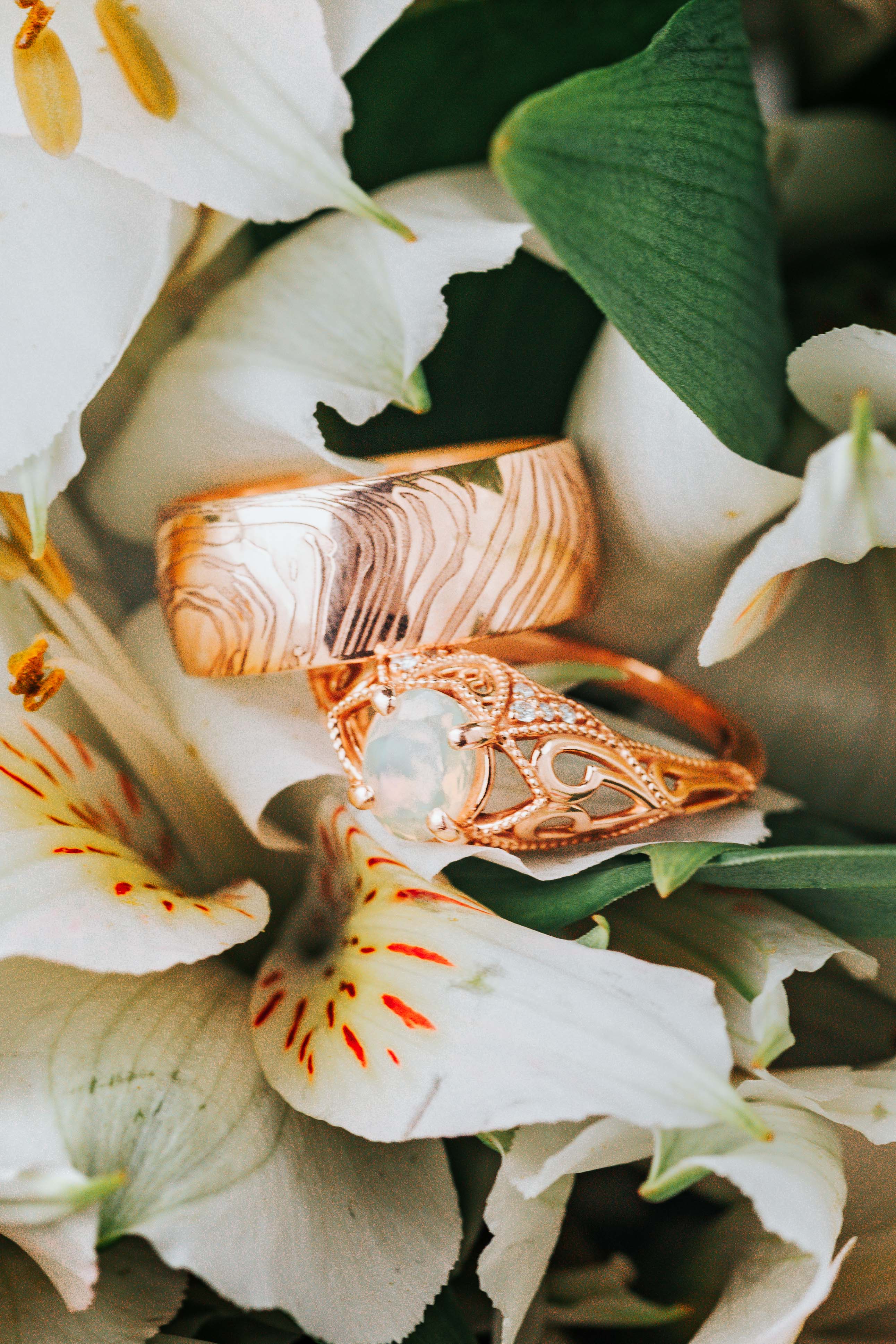 DOMED WOODGRAIN PATTERN WEDDING BAND-14