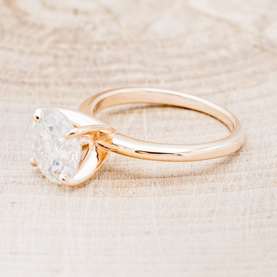 4 PRONG ROUND CUT MOISSANITE SOLITAIRE ENGAGEMENT RING-3