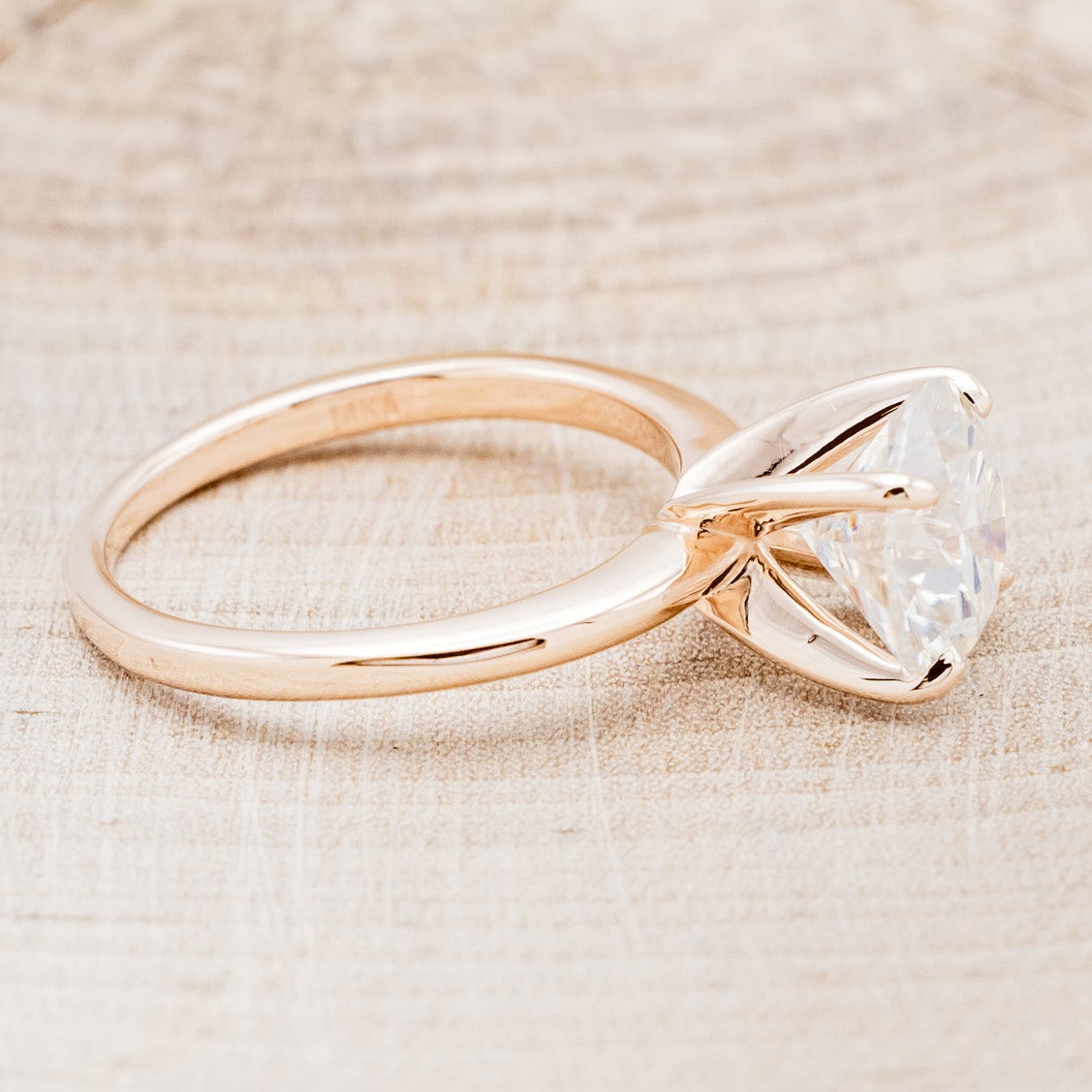 4 PRONG ROUND CUT MOISSANITE SOLITAIRE ENGAGEMENT RING-2