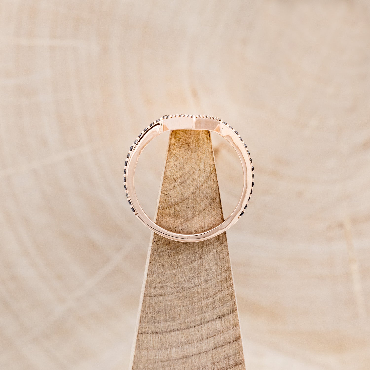 V-SHAPED TRACER WITH BLACK DIAMONDS-6