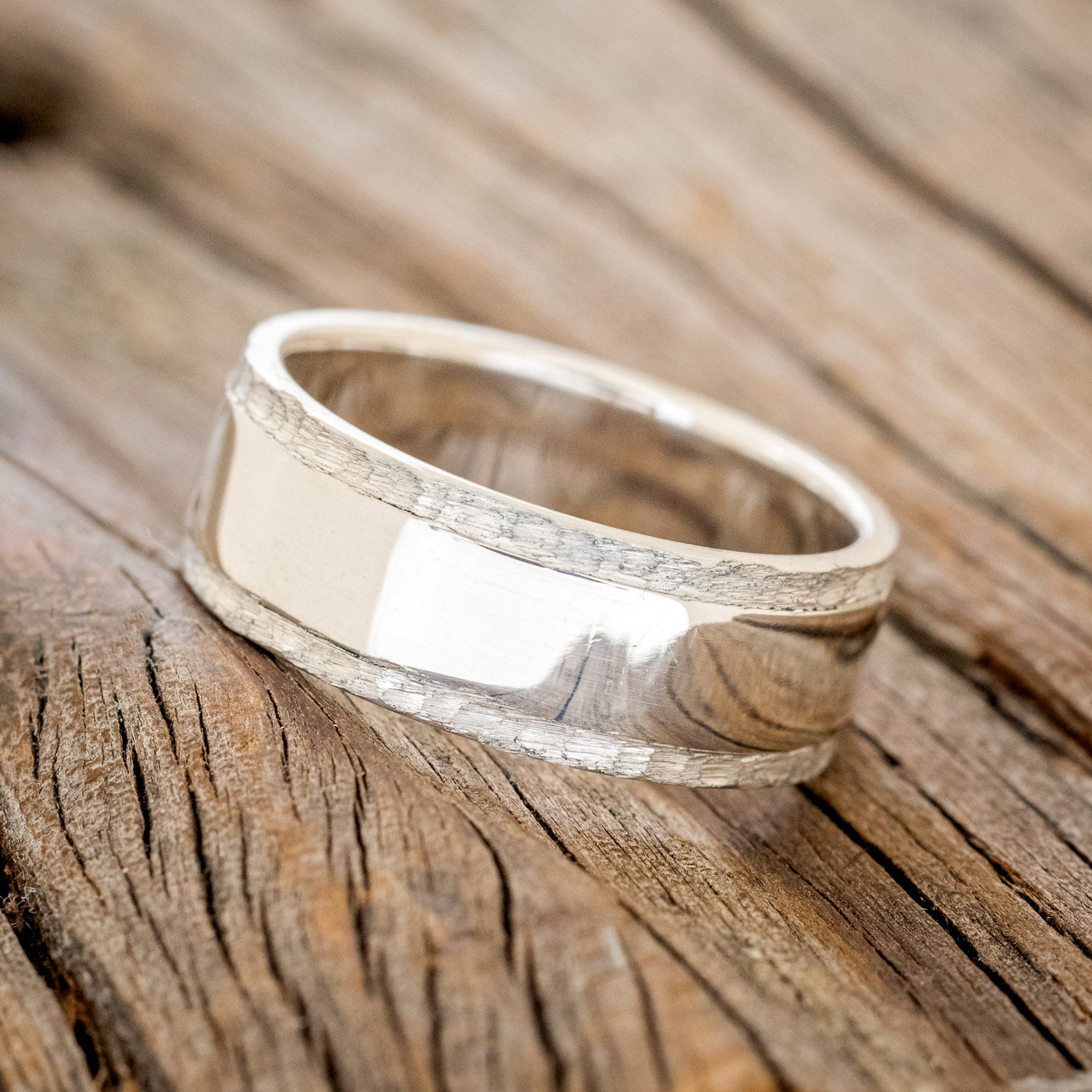 "SEDONA" - RAISED CENTER & HAMMERED EDGES WEDDING RING-6