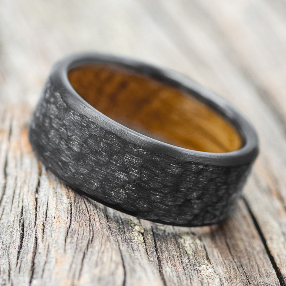 HAMMERED WEDDING BAND WITH WHISKEY BARREL LINING-9