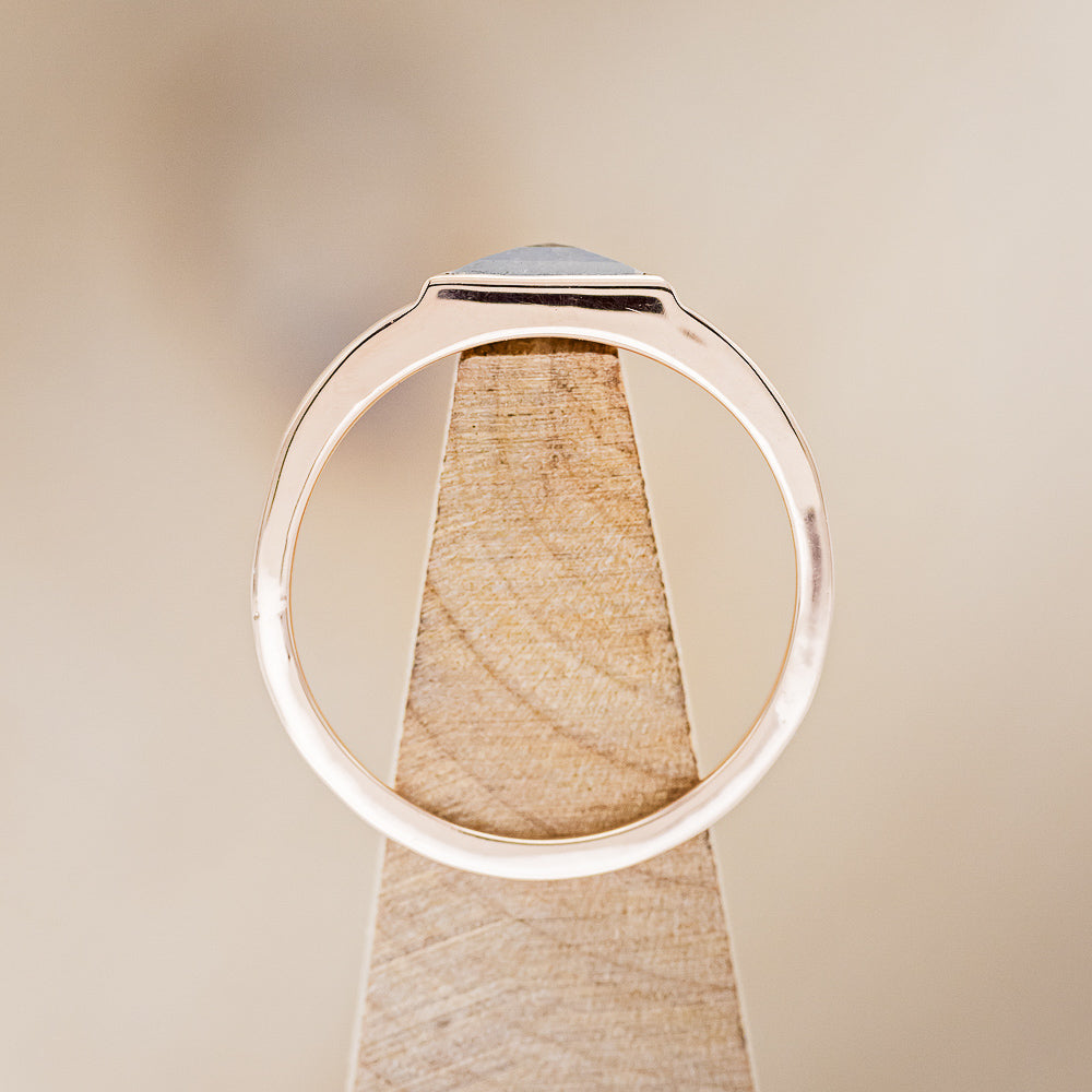 "JENNY FROM THE BLOCK" - TRIANGLE SALT & PEPPER DIAMOND ENGAGEMENT RING WITH V-SHAPED TRACER-11