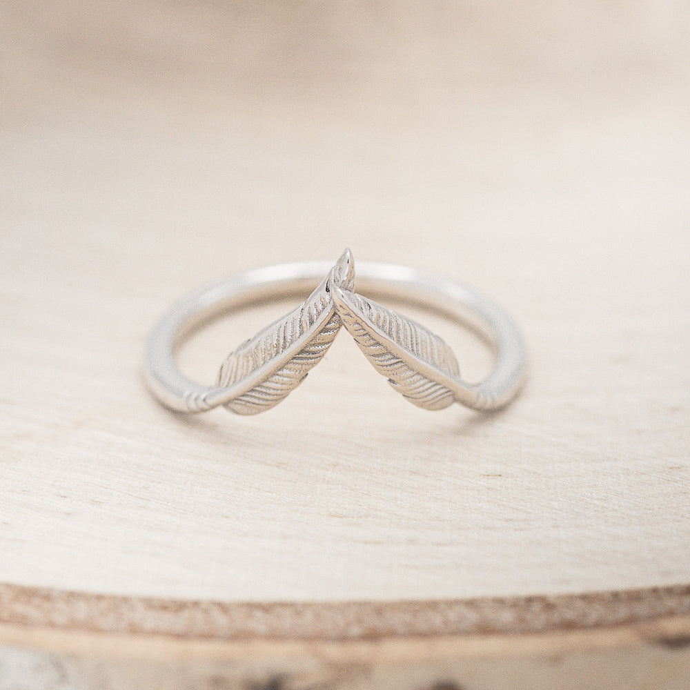"FALA" - FEATHER ACCENTED TRACER WEDDING BAND-10