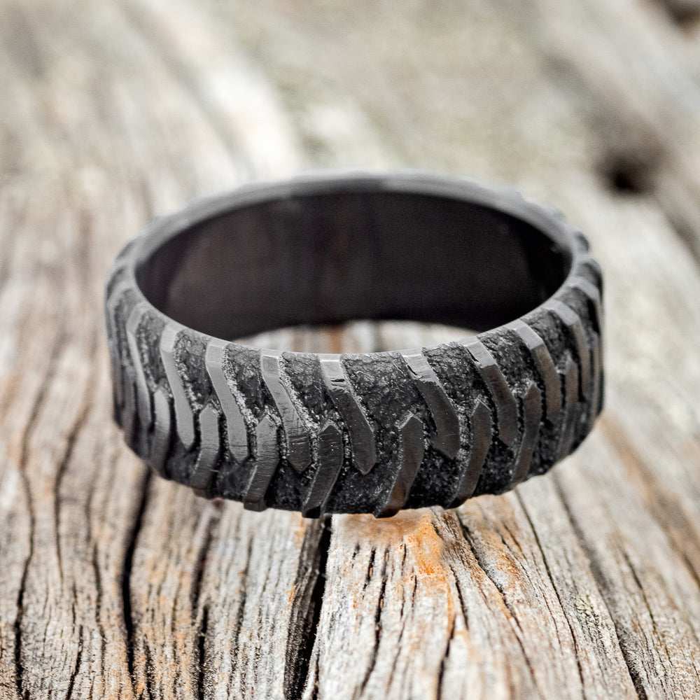 "PARCEL" - CUSTOM EMBOSSED TIRE TREAD WEDDING RING-4