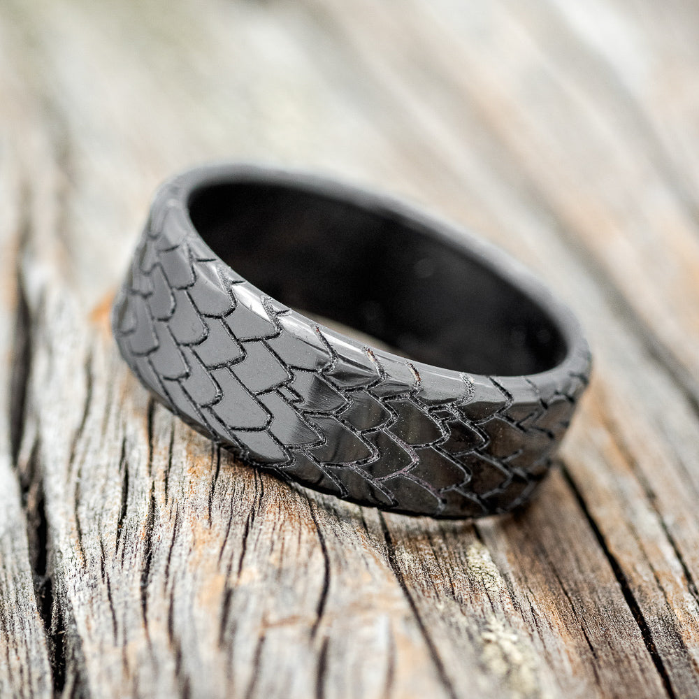 "ECHO" - CUSTOM EMBOSSED DRAGON SCALE WEDDING BAND - SIZE 11-2
