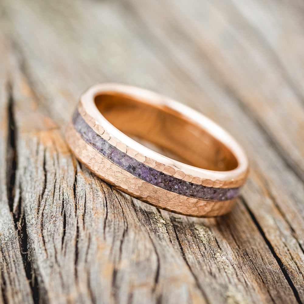 "VERTIGO" - CHAROITE WEDDING RING FEATURING A HAMMERED 14K GOLD BAND-2