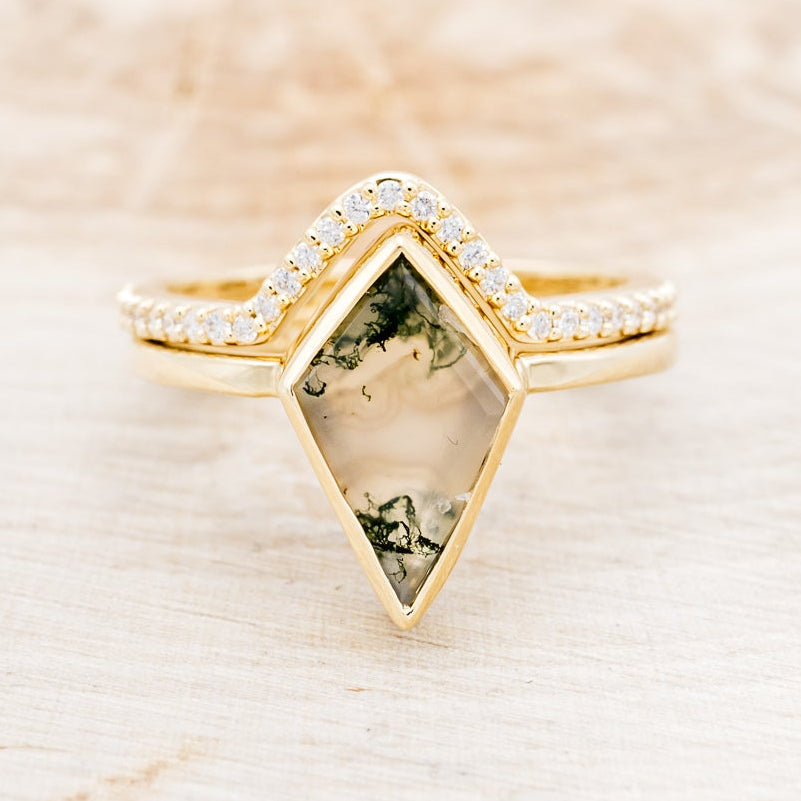 "WILLA" - KITE CUT MOSS AGATE SOLITAIRE ENGAGEMENT RING WITH DIAMOND TRACER-2