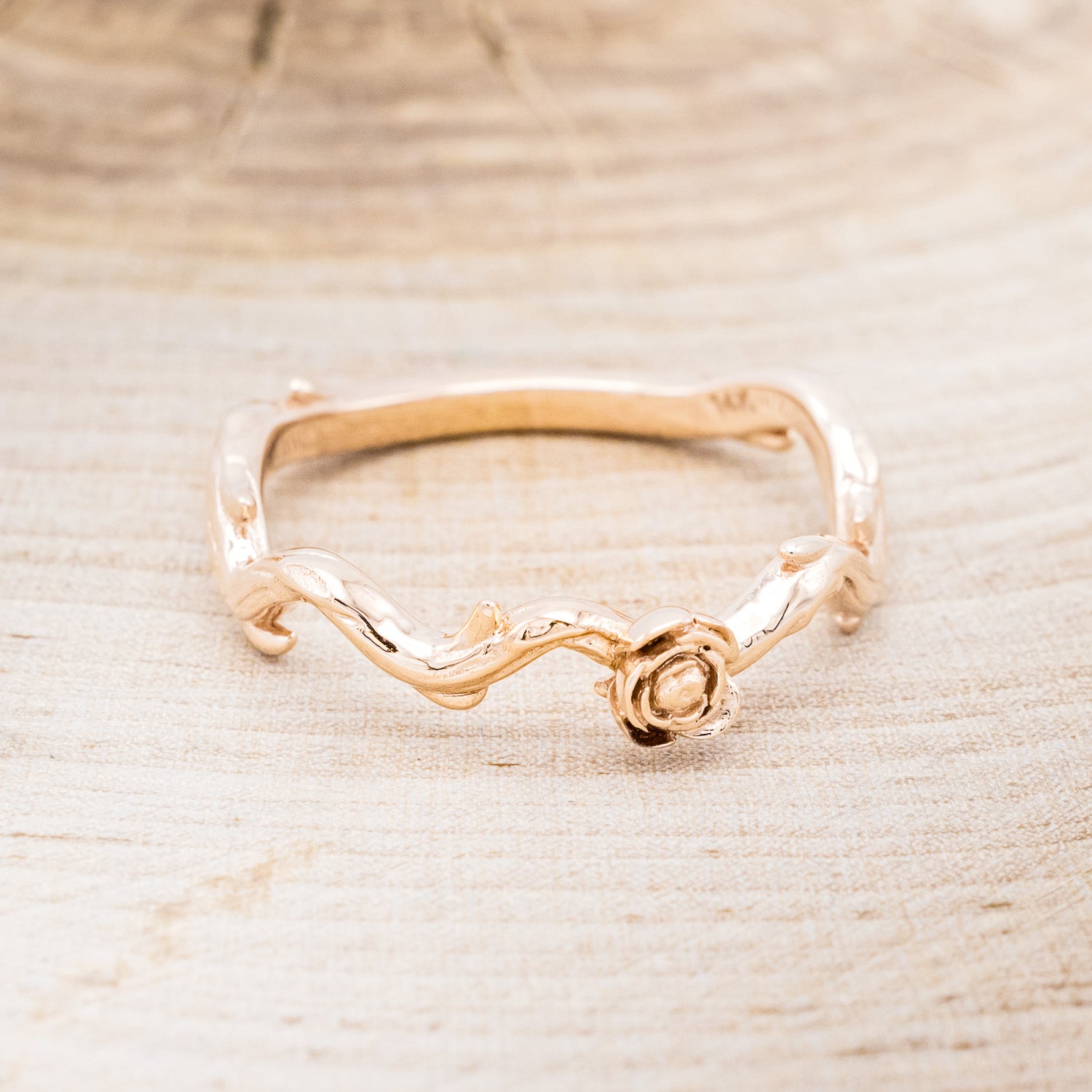 "BRIAR" - FLOWER VINE ACCENTED TRACER WEDDING BAND-4