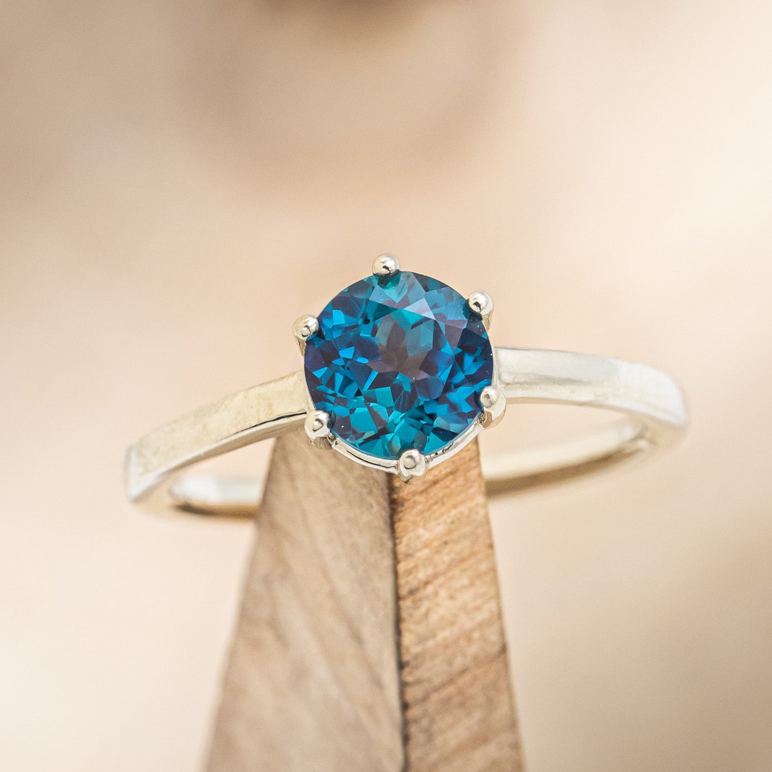 CLADDAGH BRIDAL SUITE - ROUND CUT LAB-GROWN ALEXANDRITE SOLITAIRE ENGAGEMENT RING WITH DIAMOND ACCENT TRACER & CLADDAGH TRACER-7