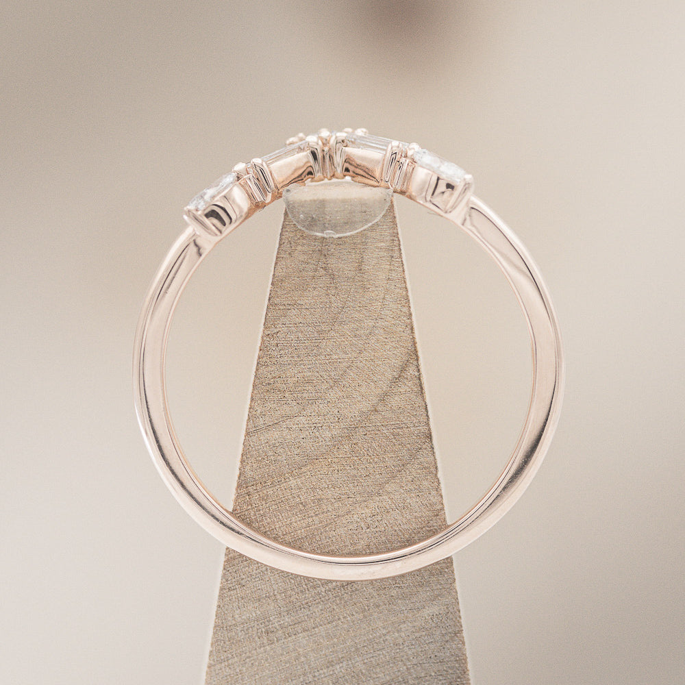 "MELODY" - V-SHAPED TRACER WITH DIAMONDS-12