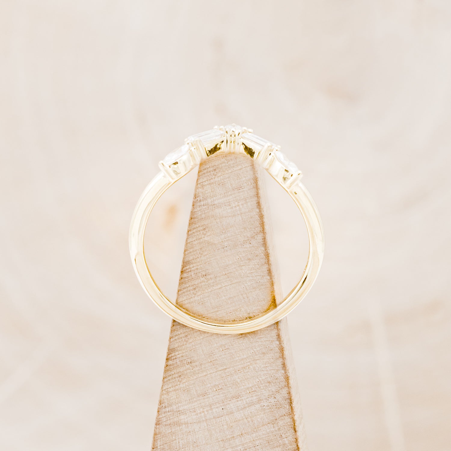 "MELODY" - V-SHAPED TRACER WITH DIAMONDS-5