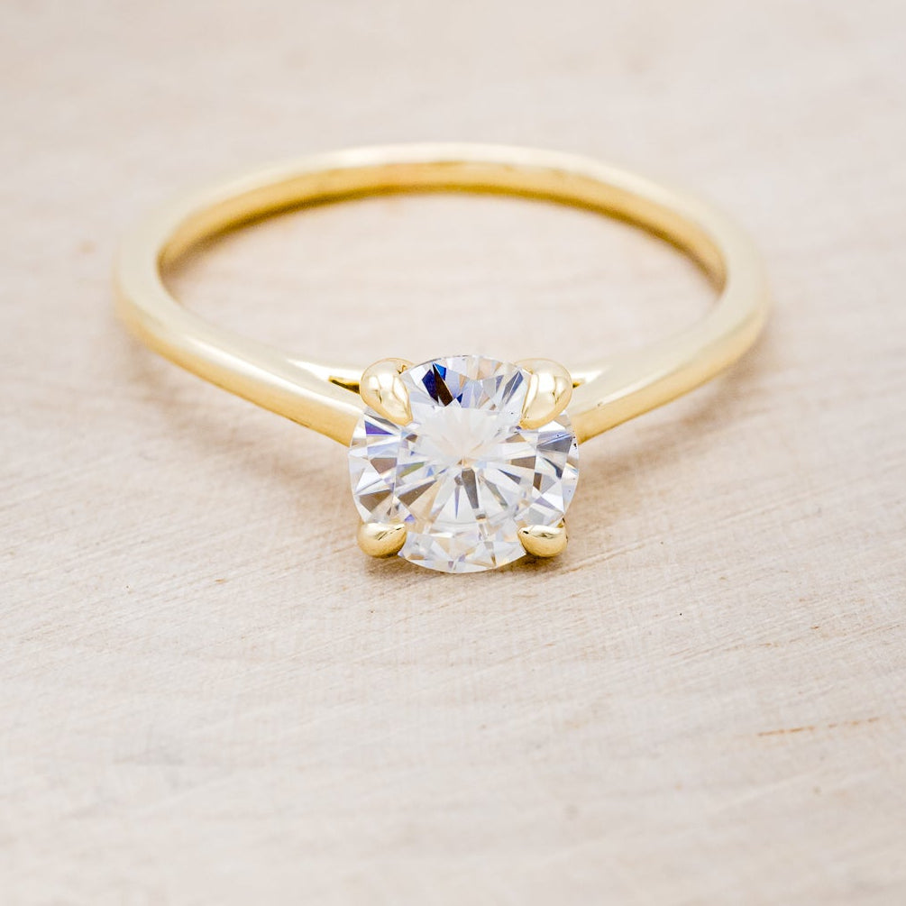 4 PRONG ROUND CUT MOISSANITE SOLITAIRE ENGAGEMENT RING-10