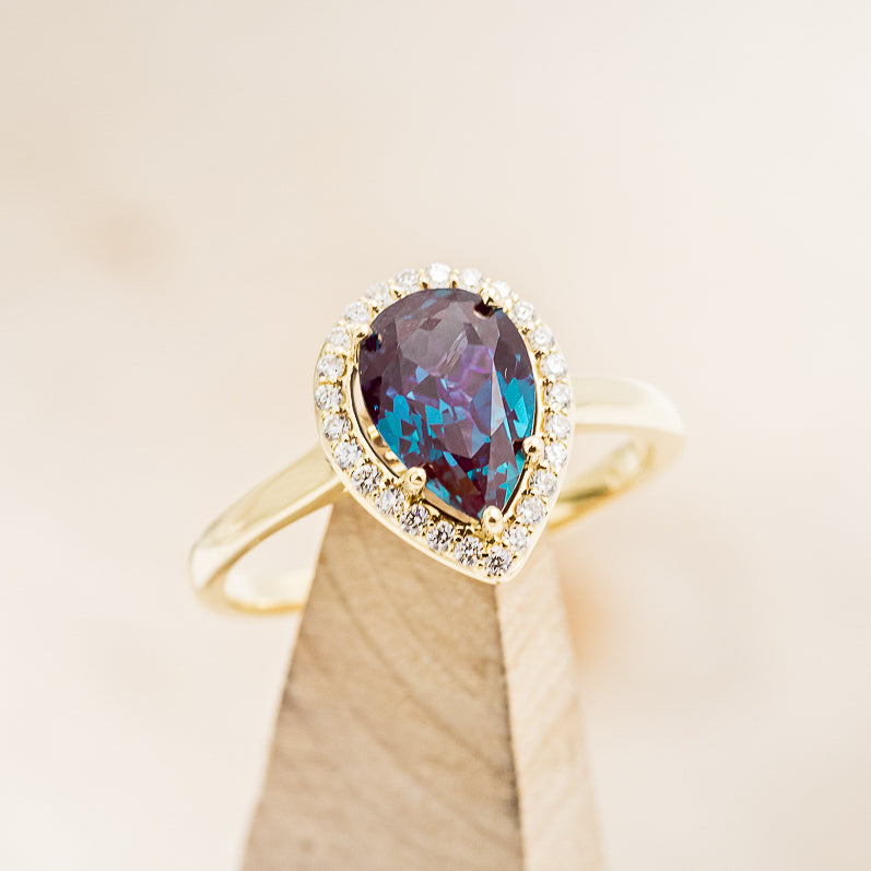 "CLARISS" - PEAR-SHAPED LAB-GROWN ALEXANDRITE ENGAGEMENT RING WITH DIAMOND HALO-7