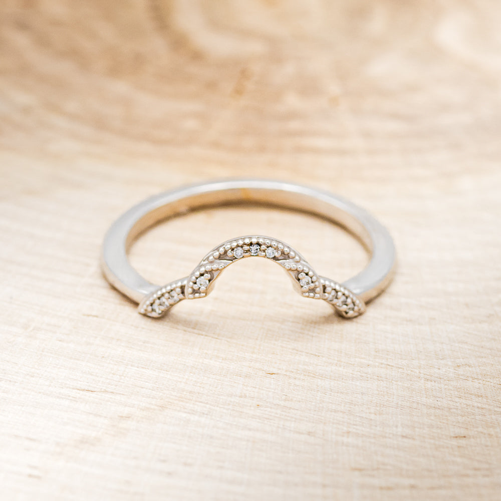 "FLORENCE" - ROUND CUT LAB-GROWN ALEXANDRITE ENGAGEMENT RING WITH DIAMOND ACCENTS & TRACER-14