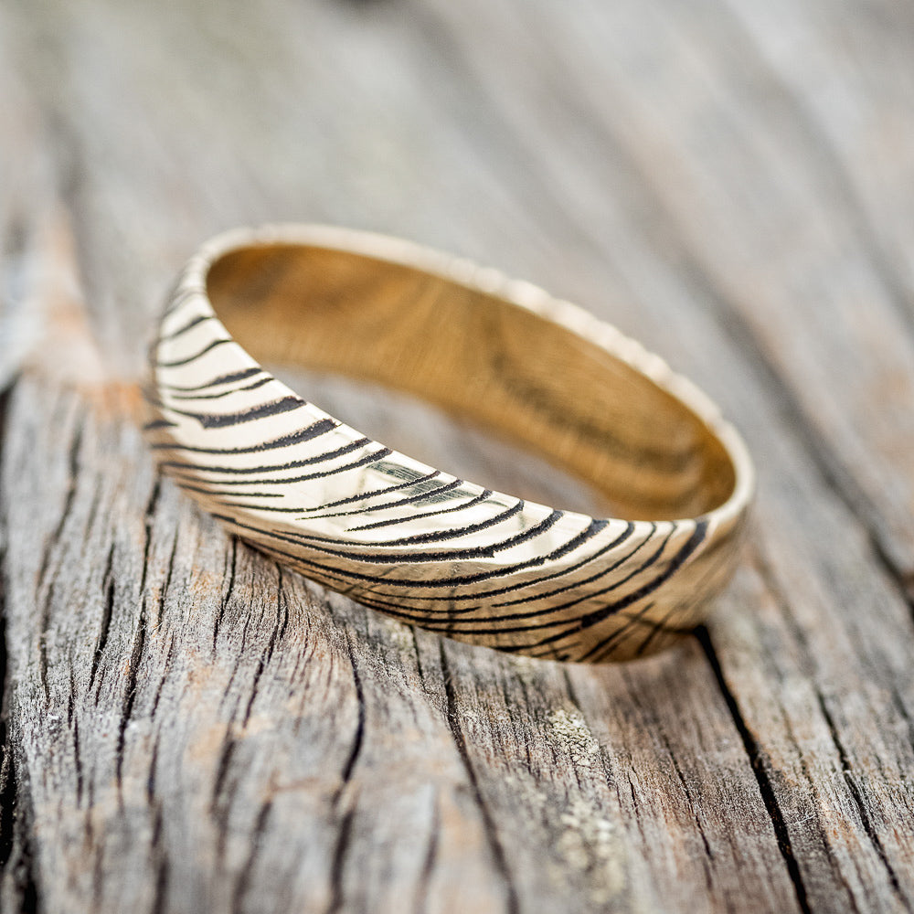 DOMED WOODGRAIN PATTERN WEDDING RING FEATURING A 14K GOLD BAND-5
