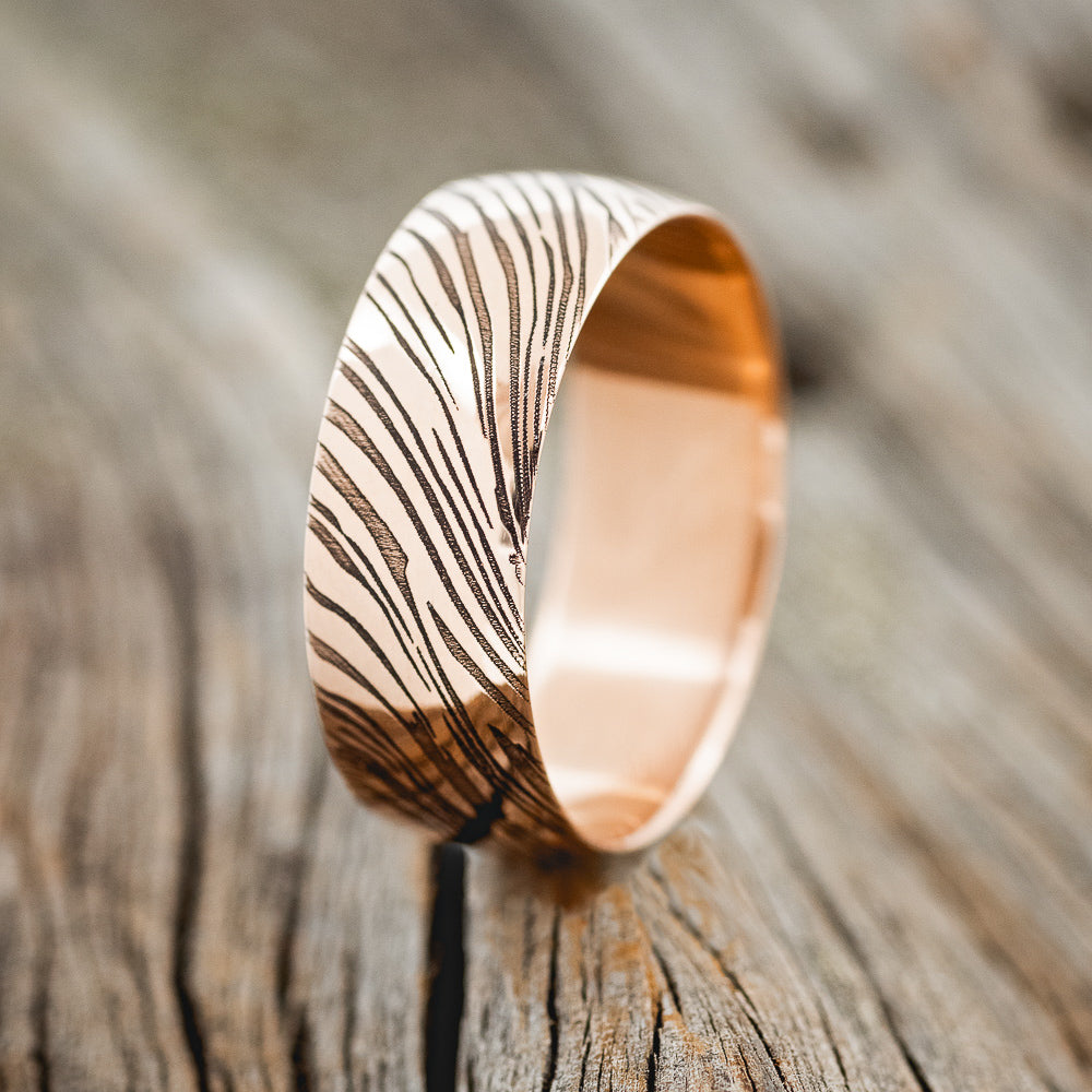 DOMED WOODGRAIN PATTERN WEDDING BAND-7