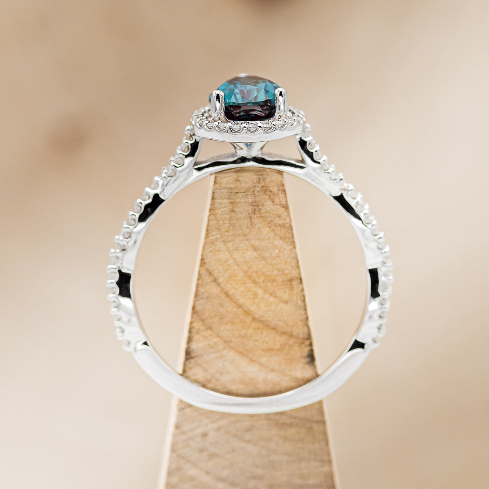 "KINLEY" - PEAR-SHAPED LAB-GROWN ALEXANDRITE ENGAGEMENT RING WITH DIAMOND HALO & ACCENTS-12