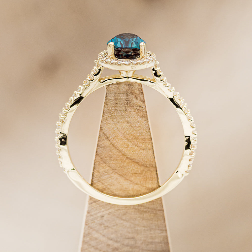 "KINLEY" - PEAR-SHAPED LAB-GROWN ALEXANDRITE ENGAGEMENT RING WITH DIAMOND HALO & ACCENTS-17