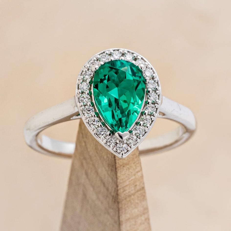 "ARABELLA" - PEAR-SHAPED LAB-GROWN EMERALD ENGAGEMENT RING WITH DIAMOND ACCENTS & PEARL TRACER-28