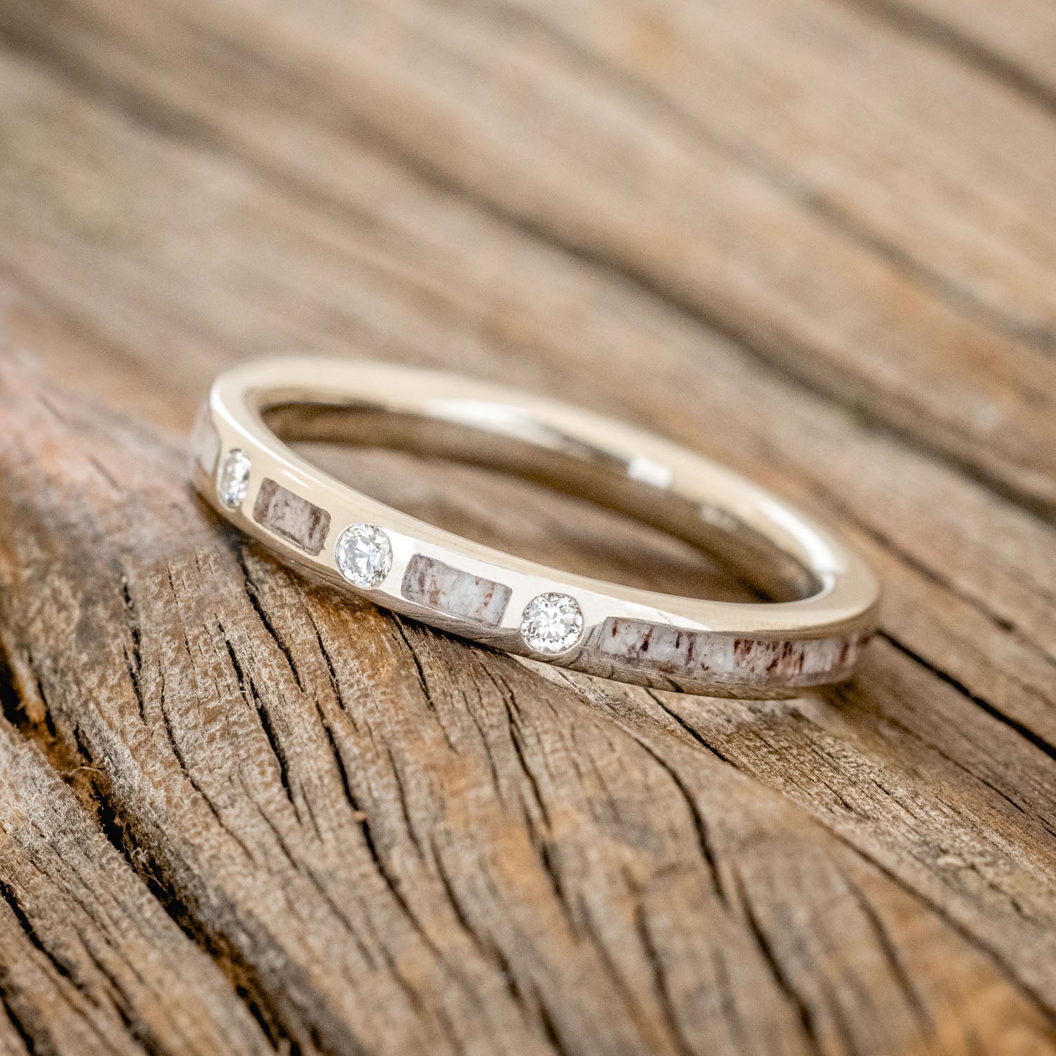 ANTLER WEDDING BAND WITH DIAMOND ACCENTS-2