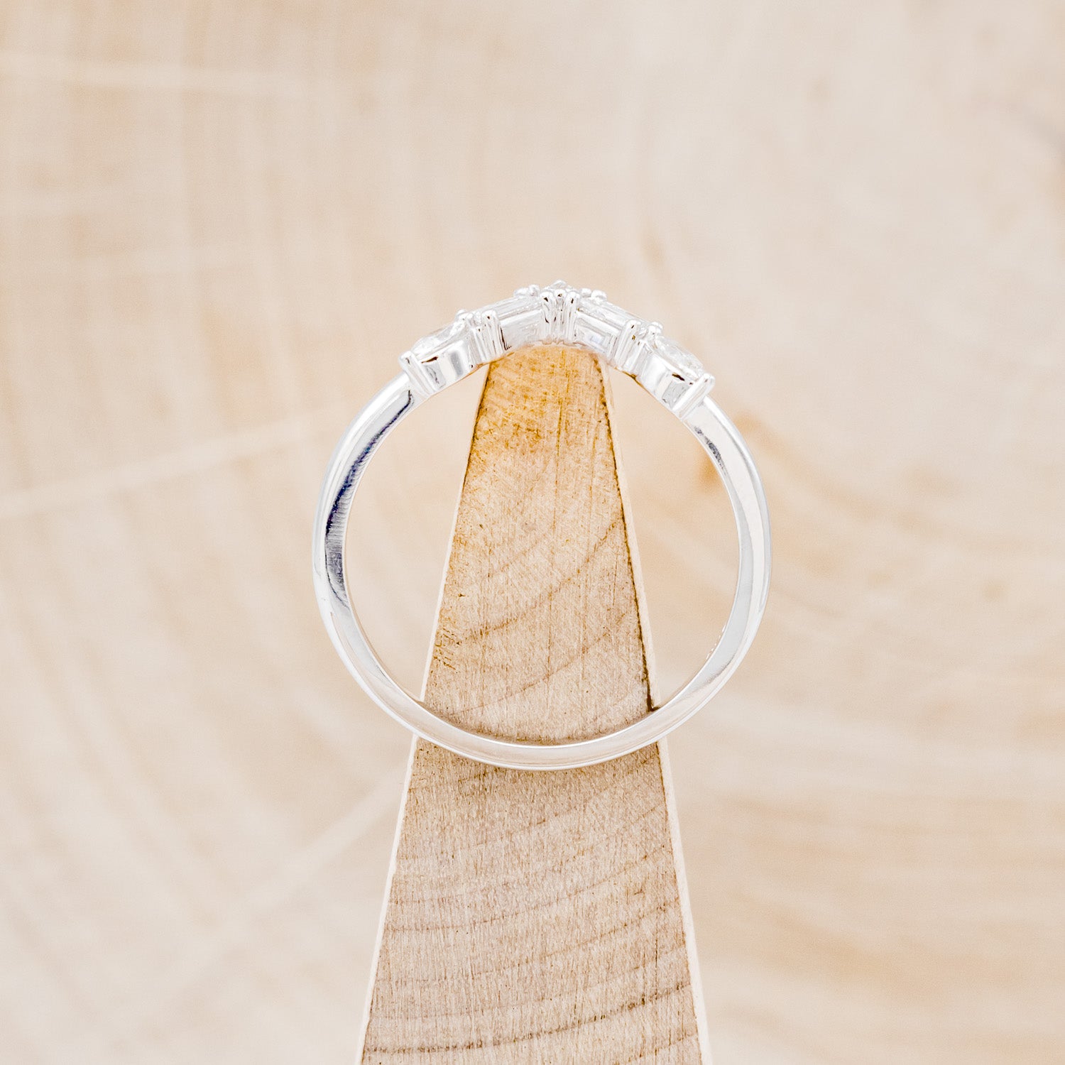 "MELODY" - V-SHAPED TRACER WITH DIAMONDS-19