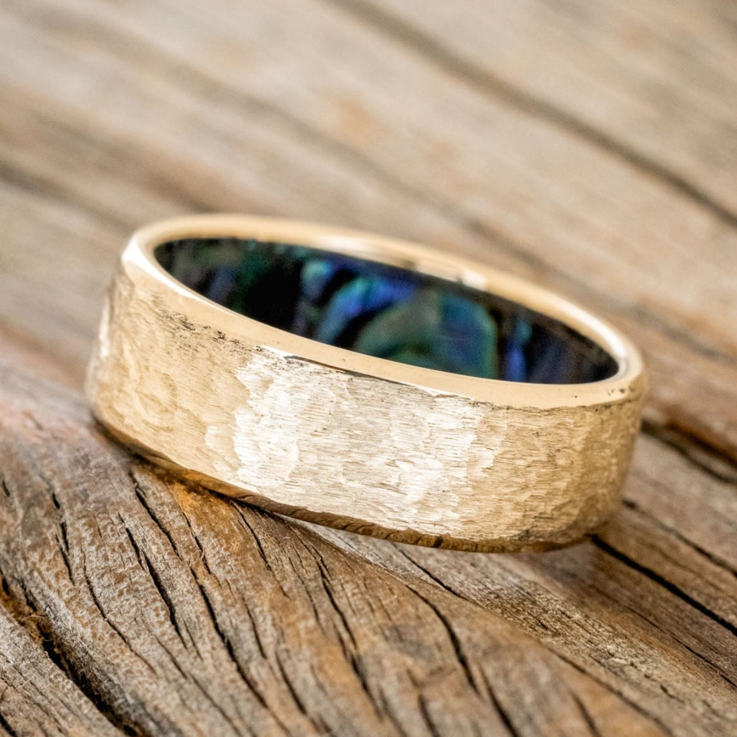PAUA SHELL LINED WEDDING RING FEATURING A HAMMERED 14K GOLD BAND-5
