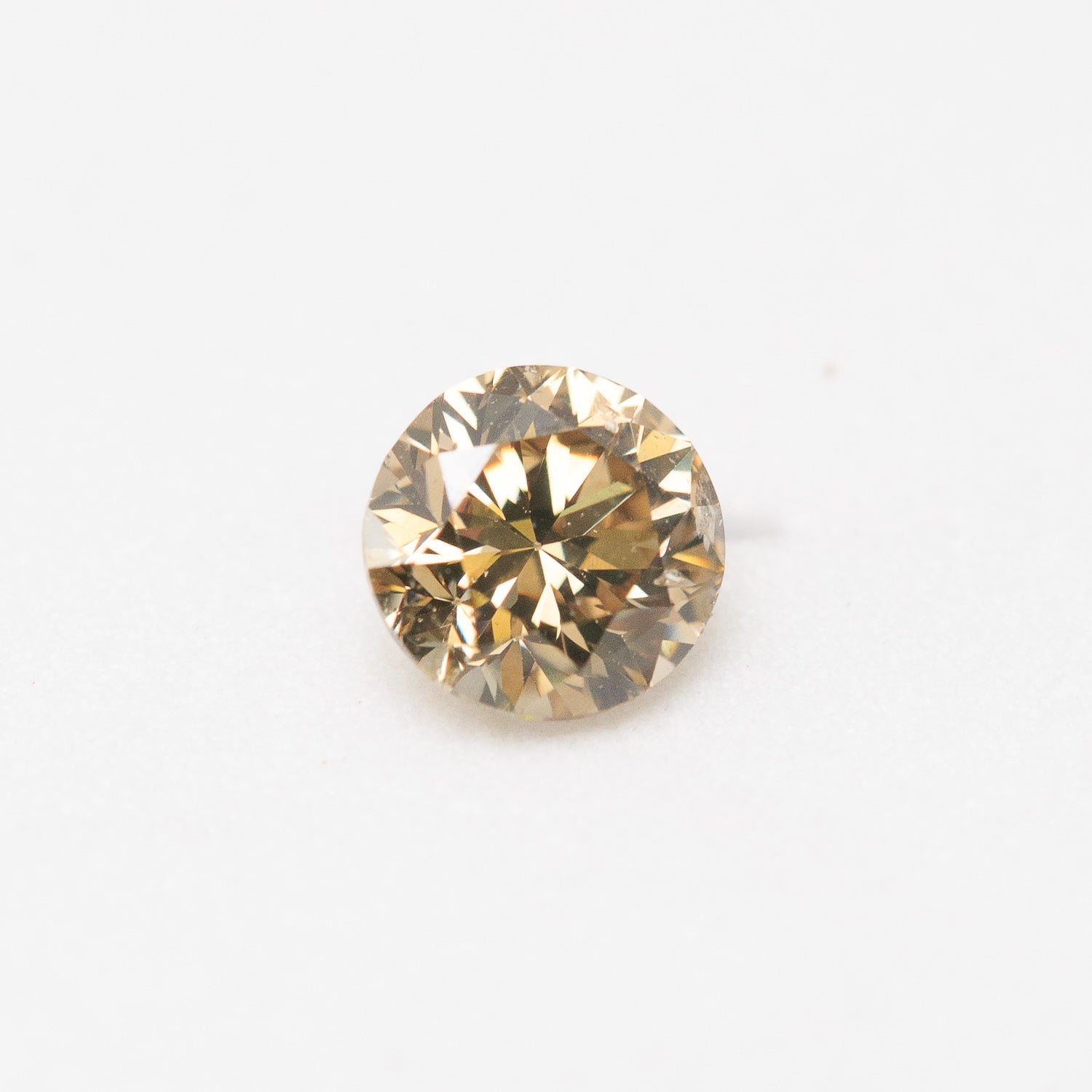 0.67ct 5.40mm ROUND BRILLIANT CUT CHAMPAGNE DIAMOND