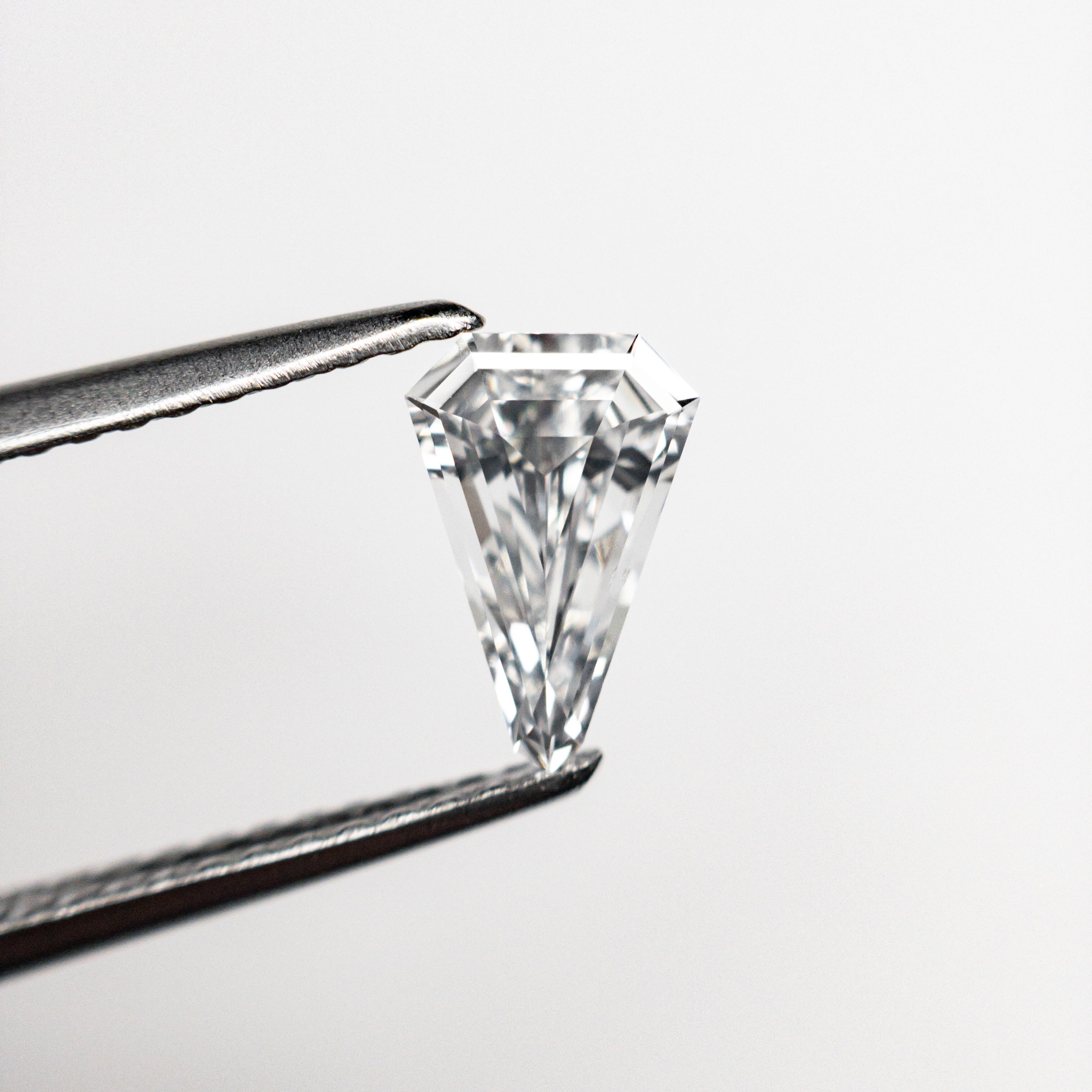 0.43ct 7.70x5.11x2.12mm VS2 E Shield Step Cut 19677-02-Staghead Designs