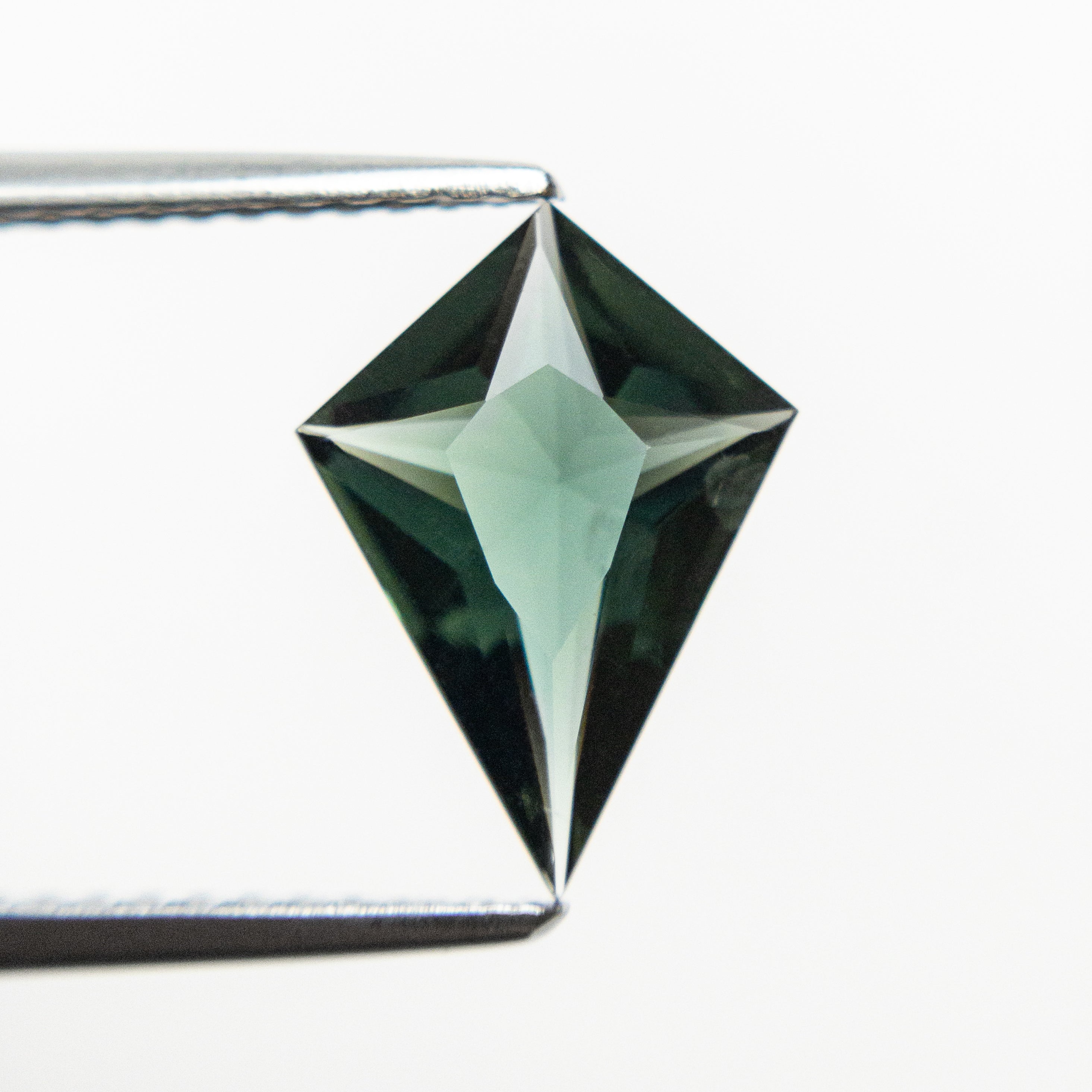 1.40ct 11.51x8.35x3.12mm Kite Brilliant Sapphire 20034-02-Staghead Designs
