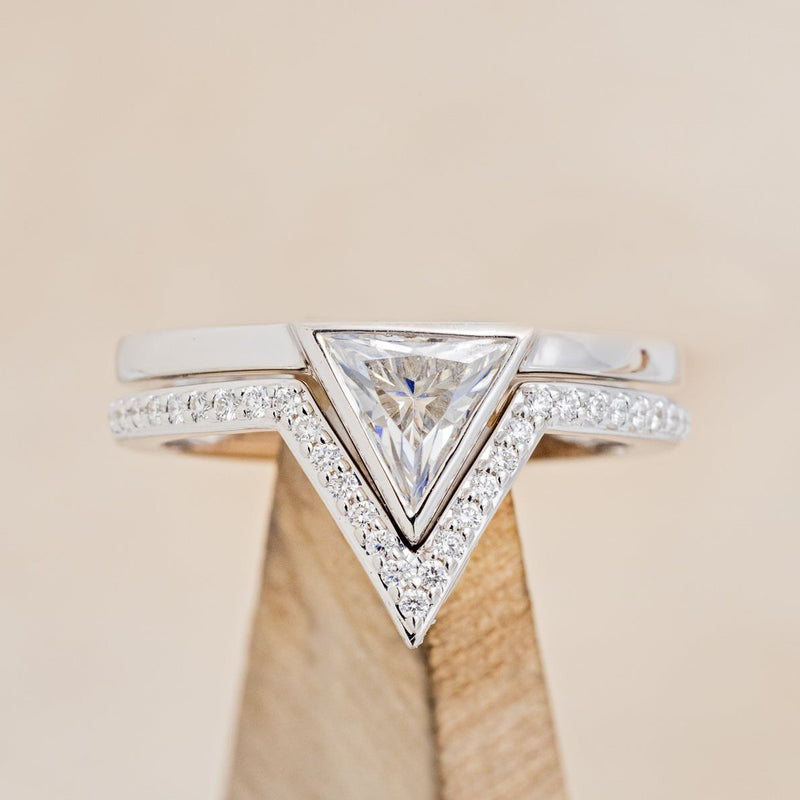 "JENNY FROM THE BLOCK" - TRIANGLE ENGAGEMENT RING-3