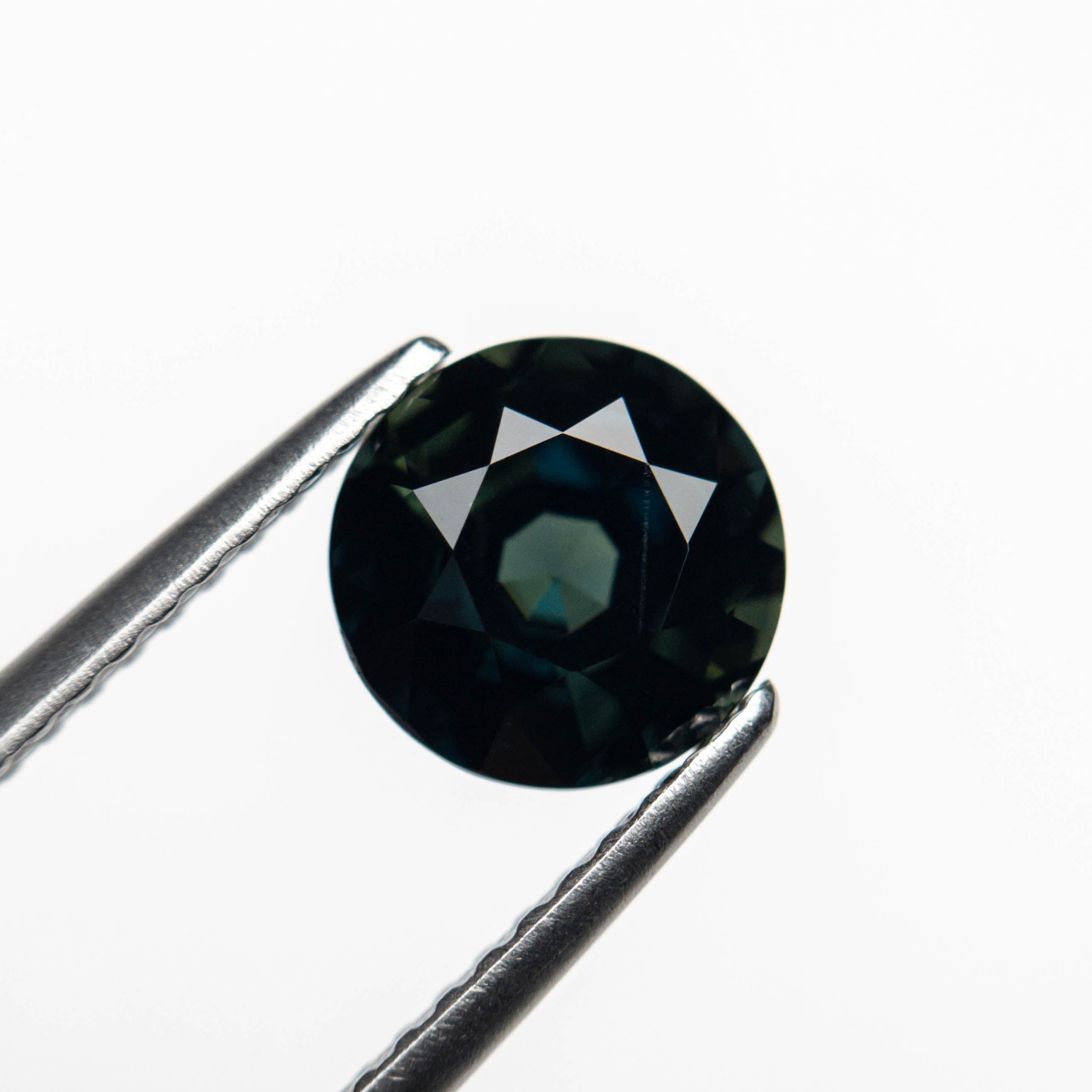 1.84ct 7.05x6.99x4.76mm Round Brilliant Sapphire 20959-10-Staghead Designs