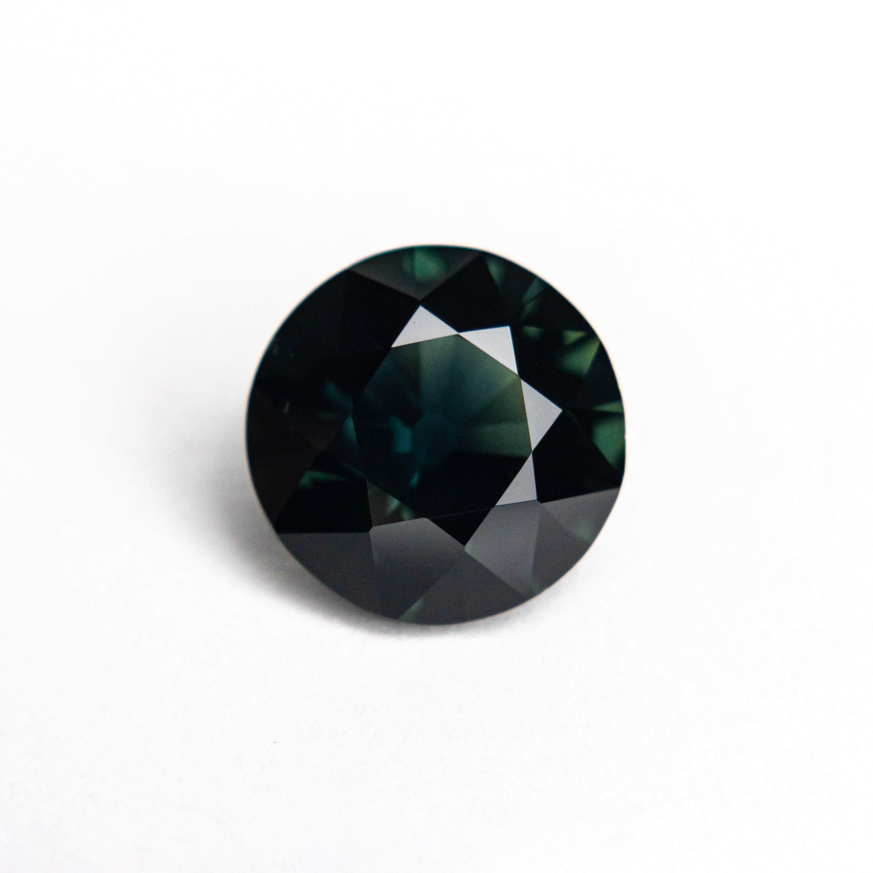 2.33ct 8.31x8.23x4.67mm Round Brilliant Sapphire 20960-06-Staghead Designs