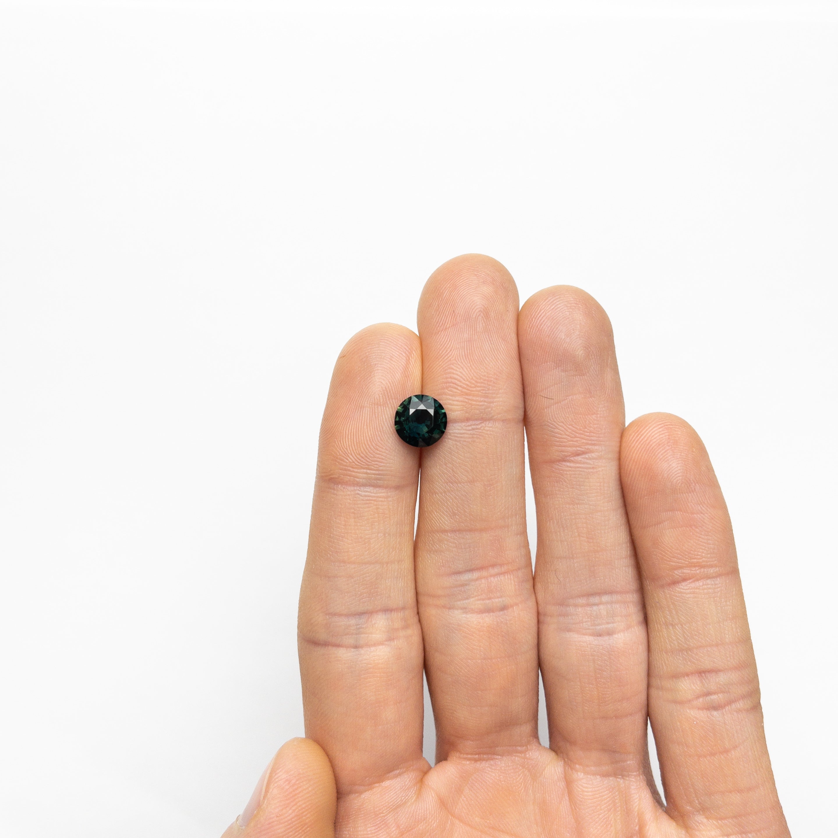 2.33ct 8.31x8.23x4.67mm Round Brilliant Sapphire 20960-06-Staghead Designs