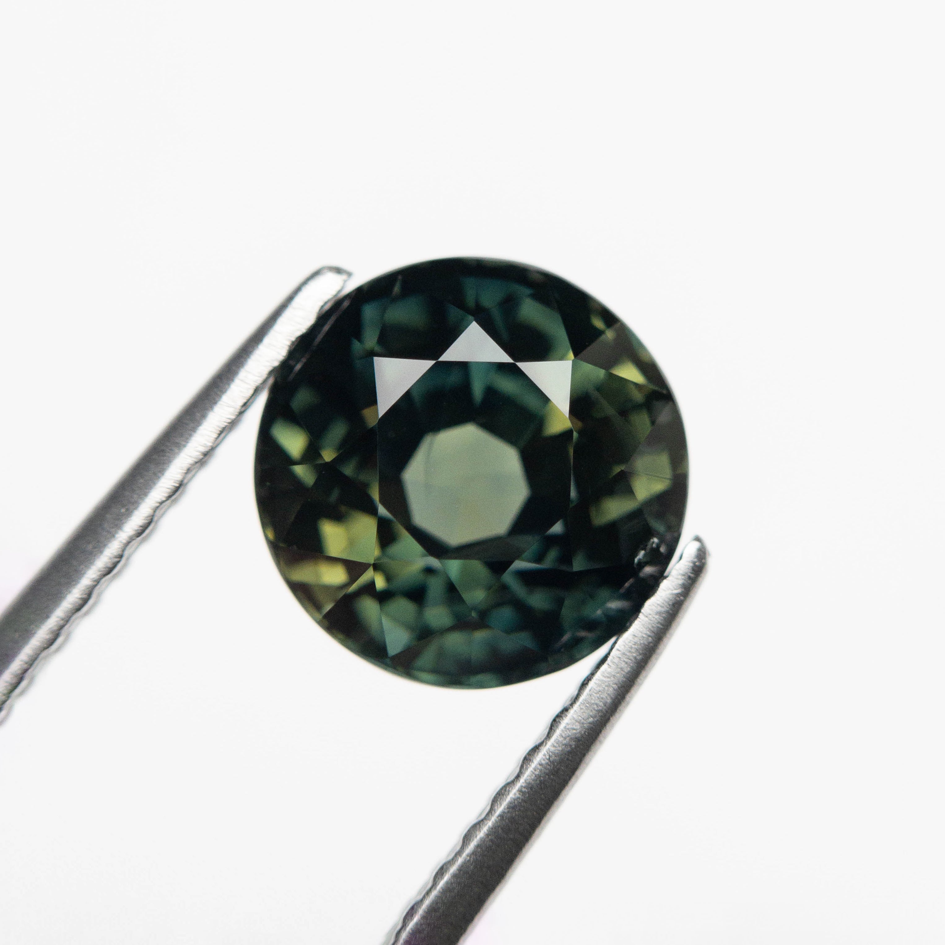 3.14ct 7.96x7.93x5.96mm Round Brilliant Sapphire 20992-02-Staghead Designs