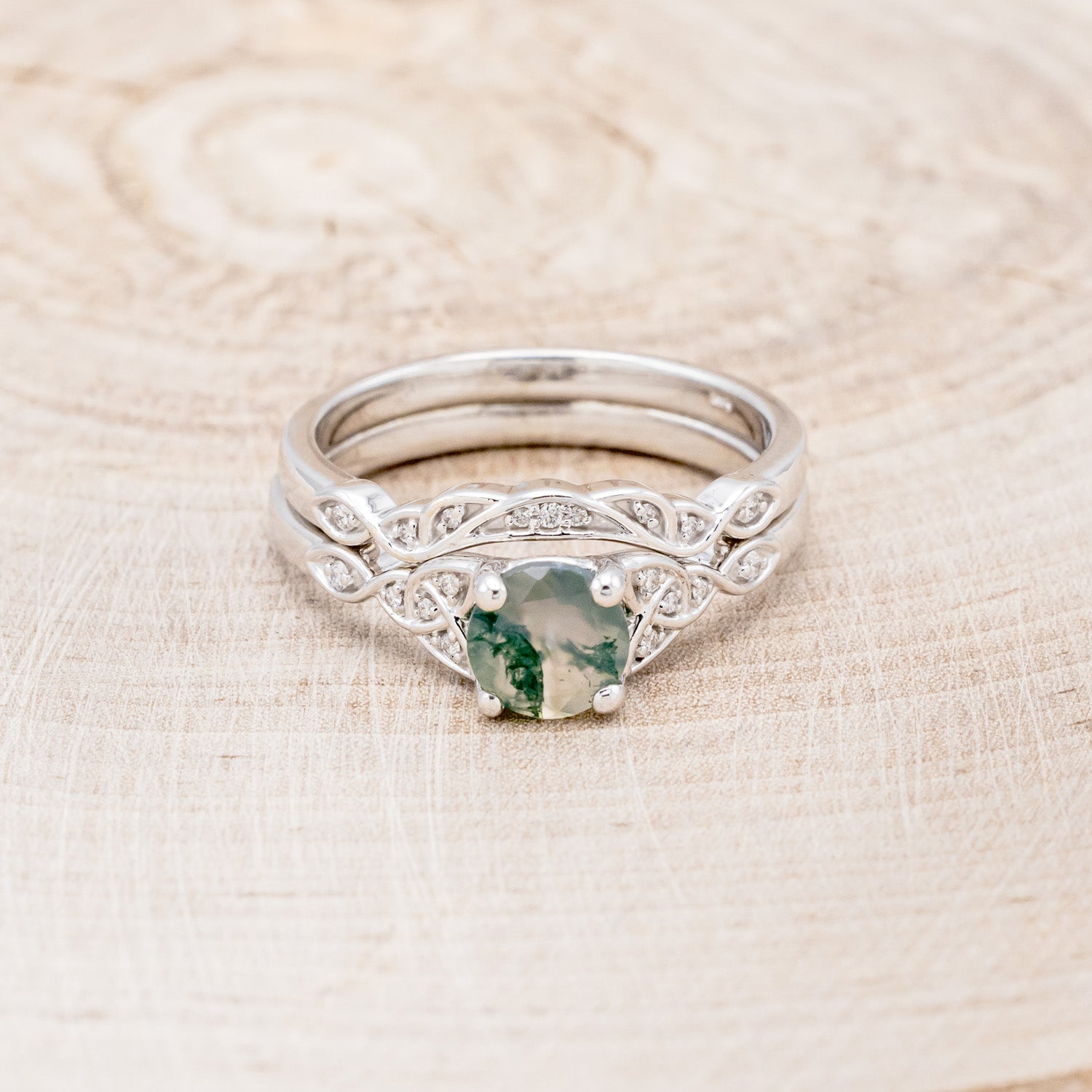 "AIFE" - CELTIC KNOT DESIGNED ENGAGEMENT RING WITH ROUND CUT MOSS AGATE AND DIAMOND TRACER - READY TO SHIP-Staghead Designs