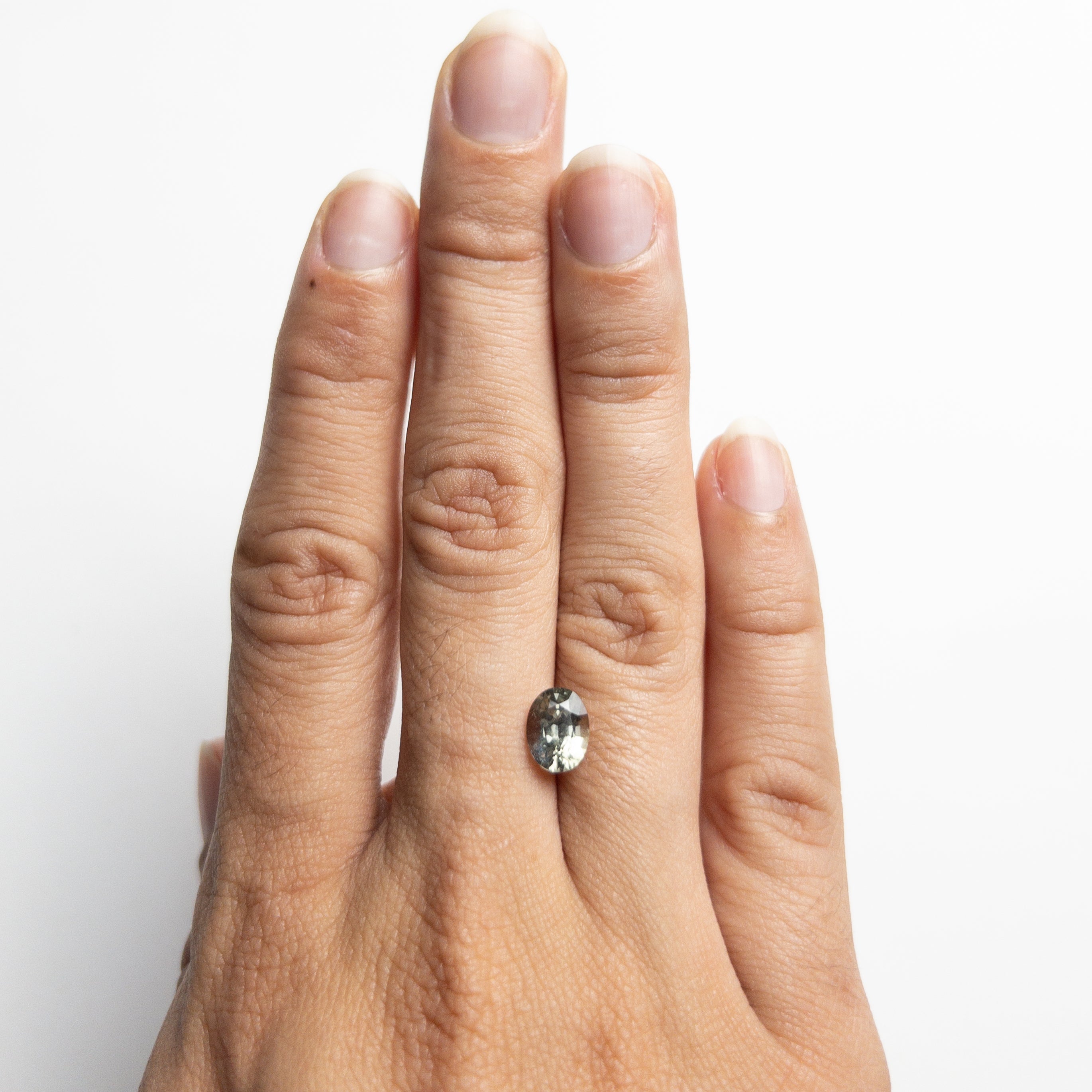 1.74ct 8.00x6.20x4.52mm Oval Brilliant Sapphire 21572-01-Staghead Designs