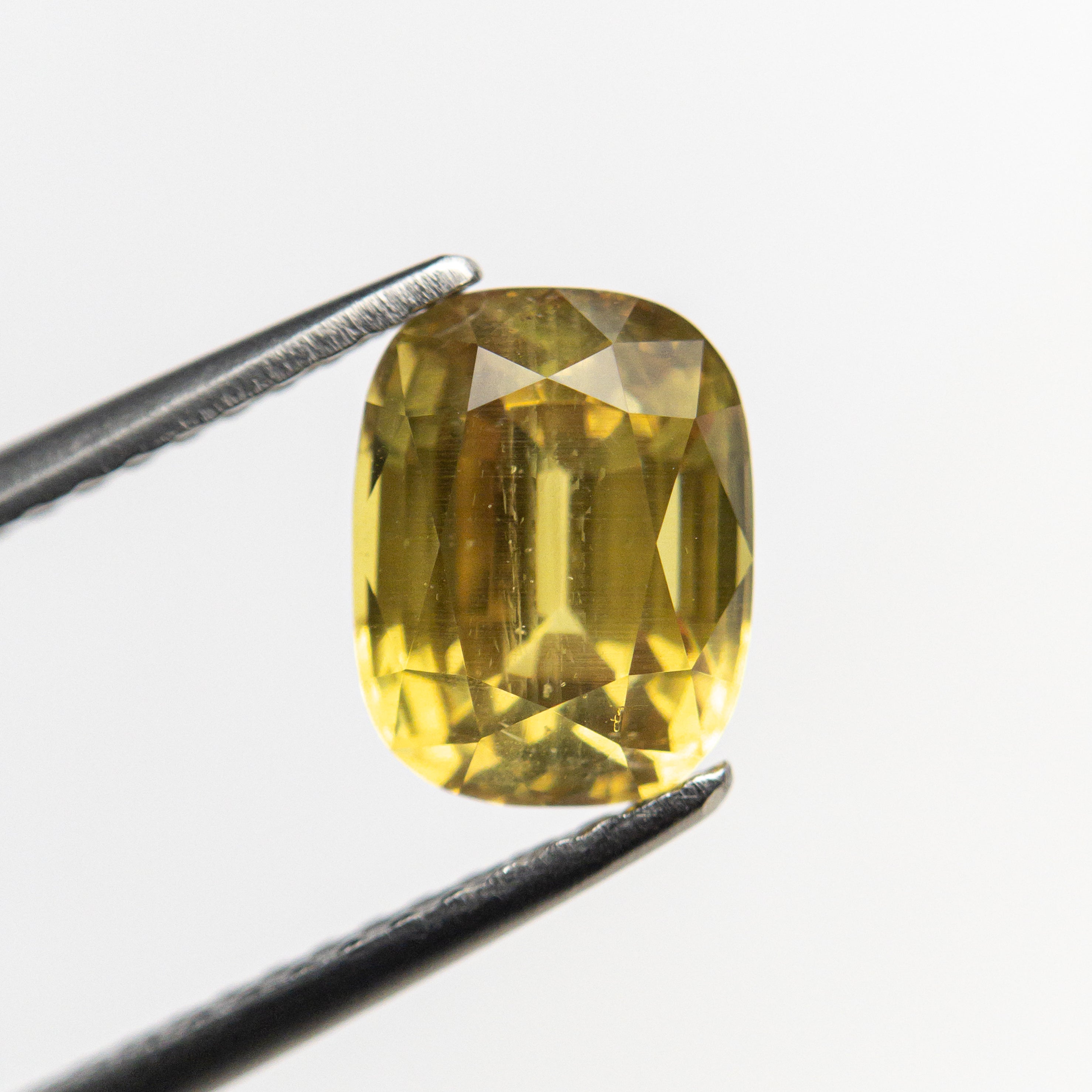 2.24ct 7.72x5.94x4.99mm Cushion Brilliant Cut Sapphire 21574-01-Staghead Designs