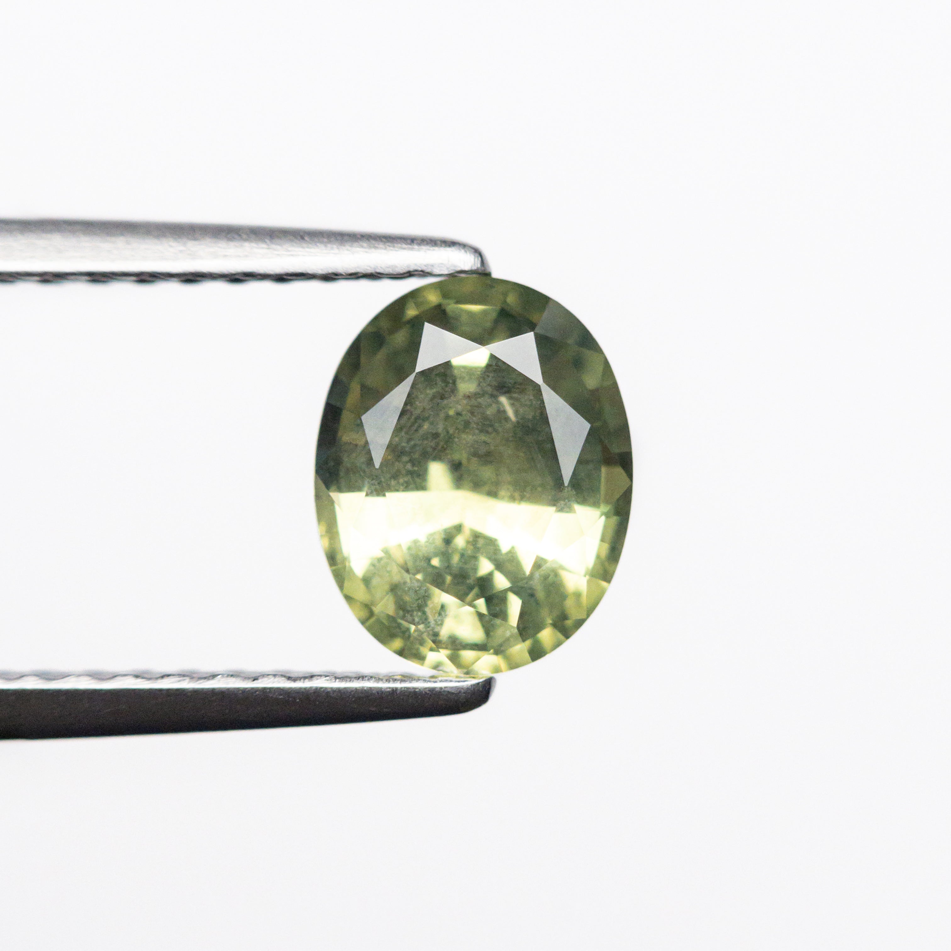 1.23ct 7.15x5.70x3.65mm Oval Brilliant Sapphire 22684-07-Staghead Designs