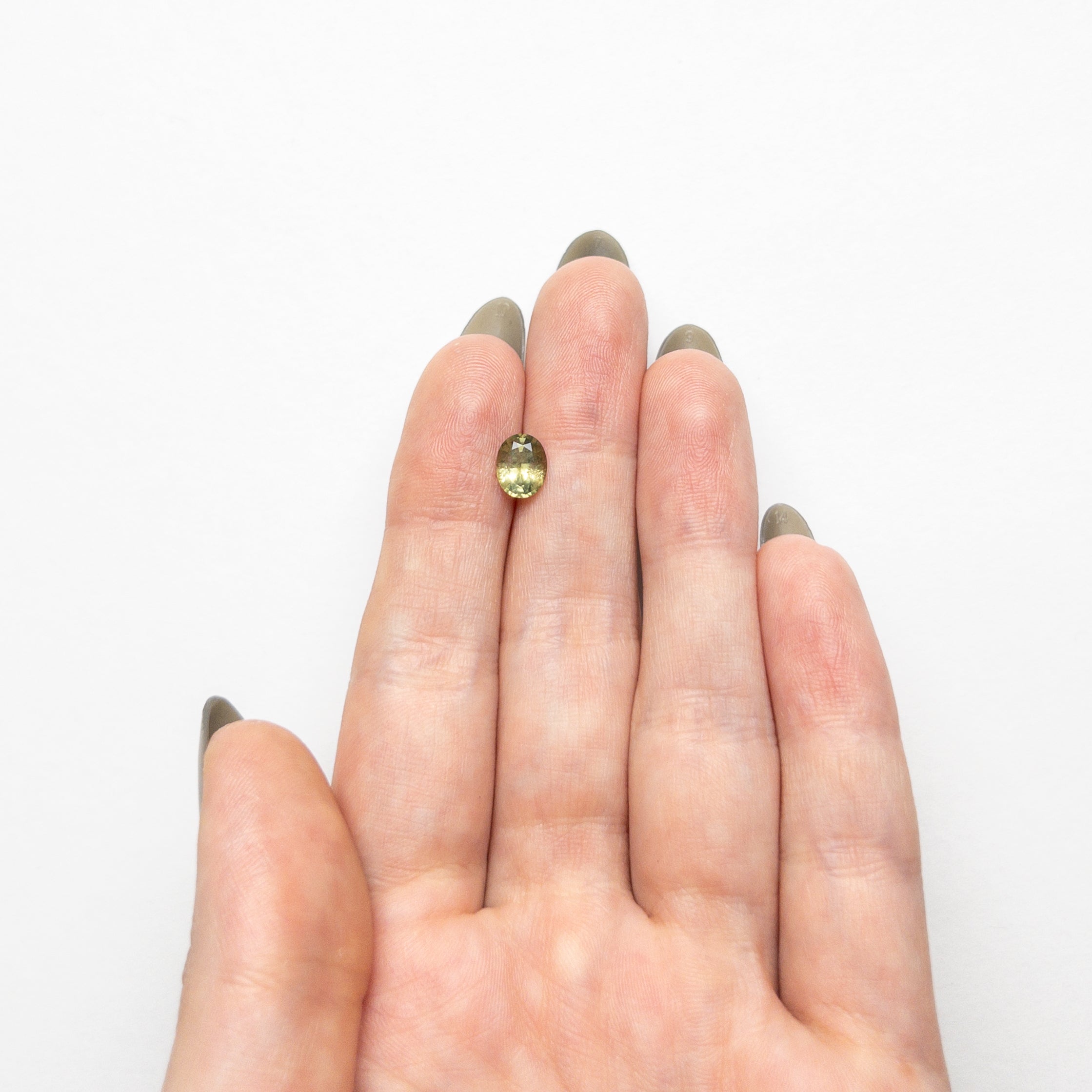 1.23ct 7.15x5.70x3.65mm Oval Brilliant Sapphire 22684-07-Staghead Designs