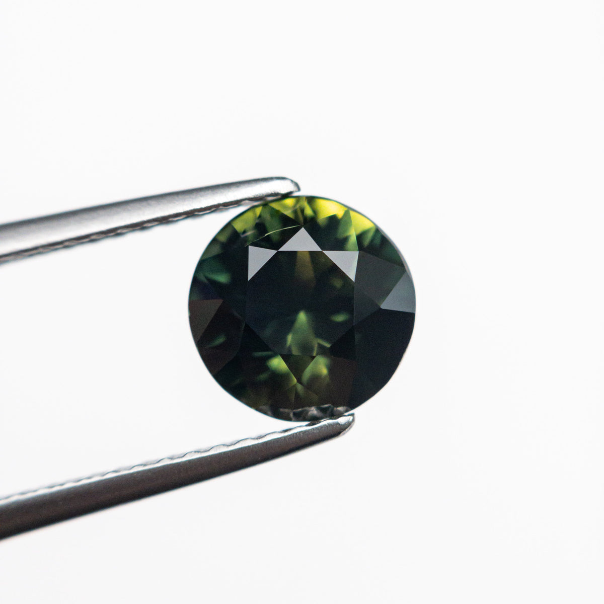 2.15ct 7.20x7.10x5.13mm Round Brilliant Sapphire 23806-11-Staghead Designs